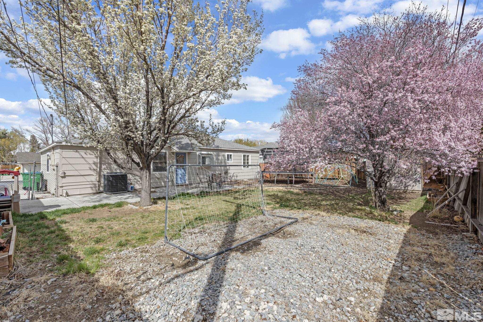 11 E P St Property Photo 23