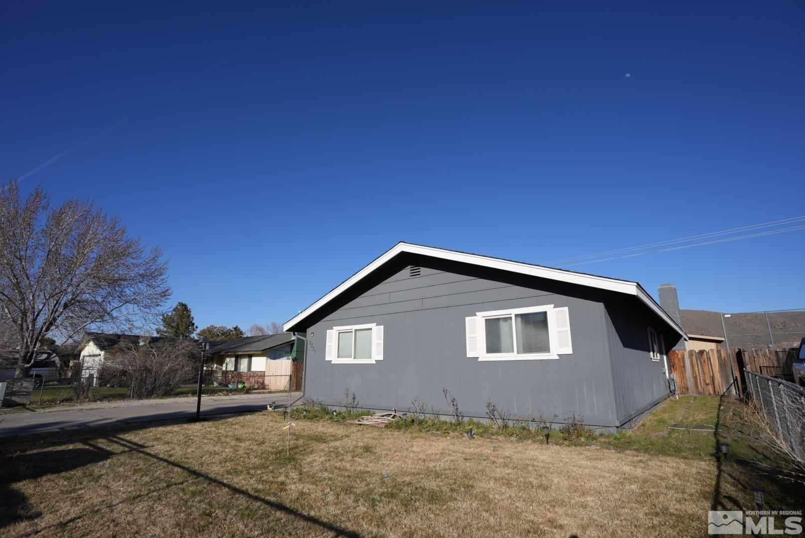 2733 Baker Dr Property Photo 2