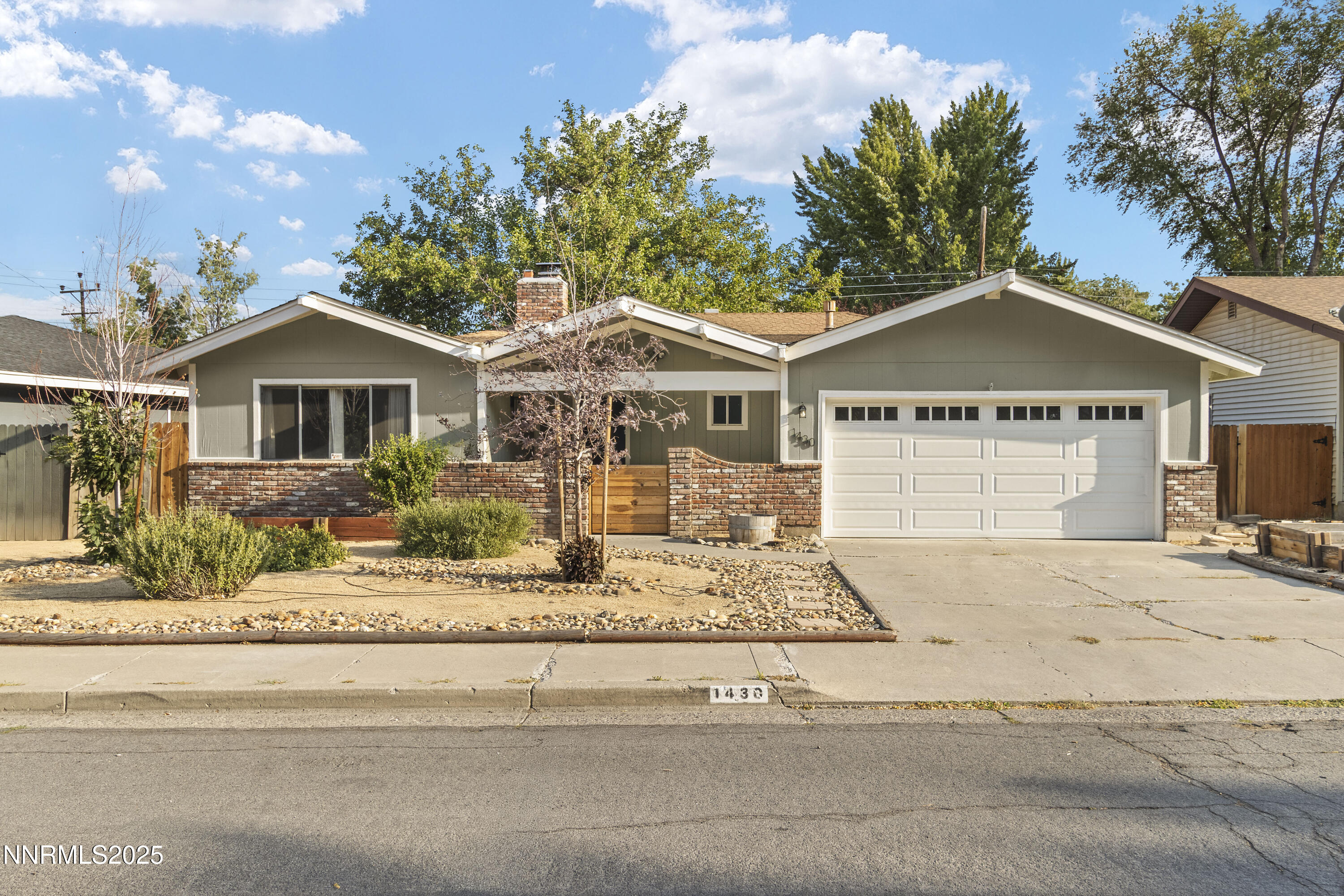 1430 Foster Drive Property Photo 1
