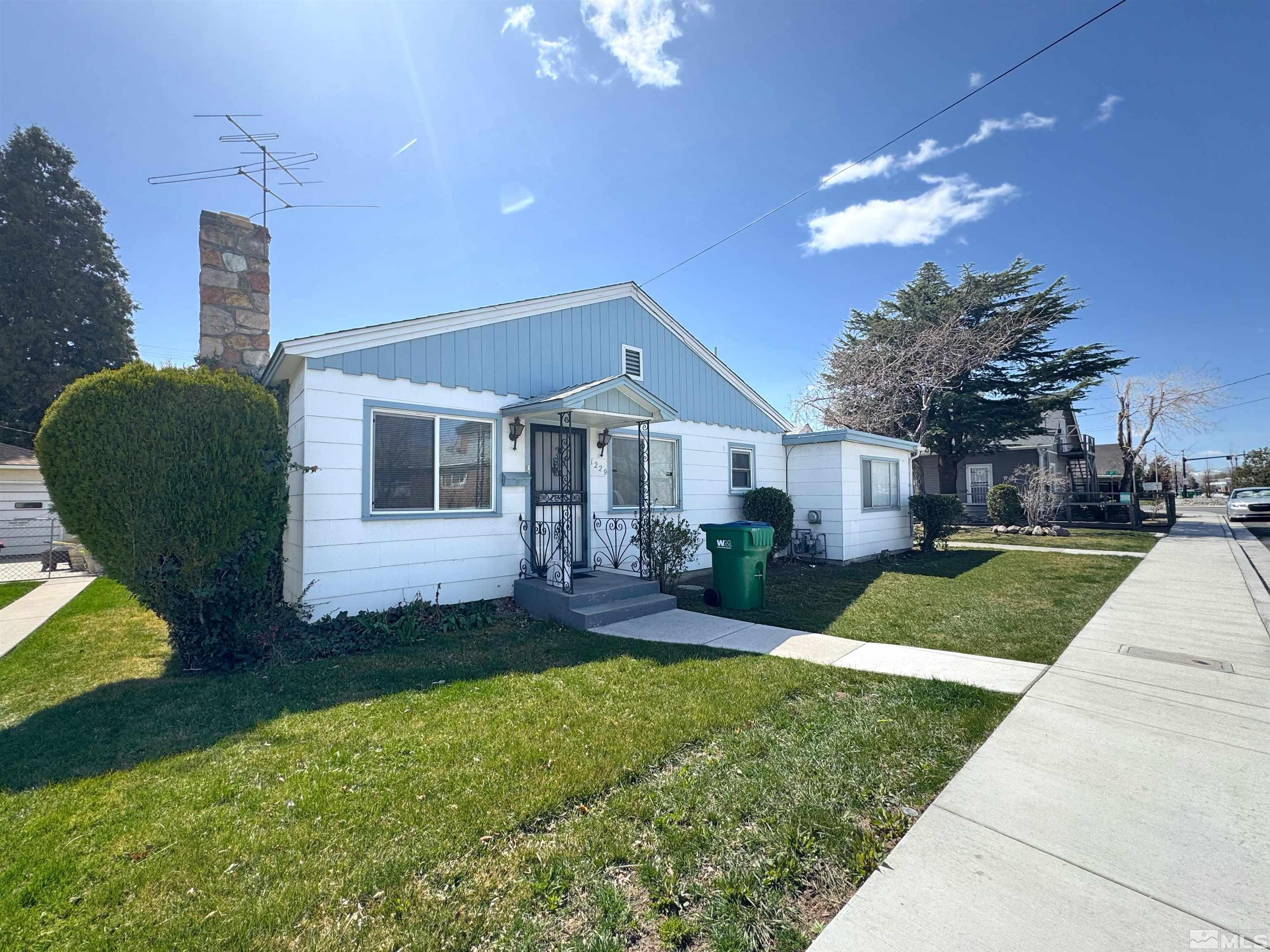 1229 & 1231 F St Property Photo