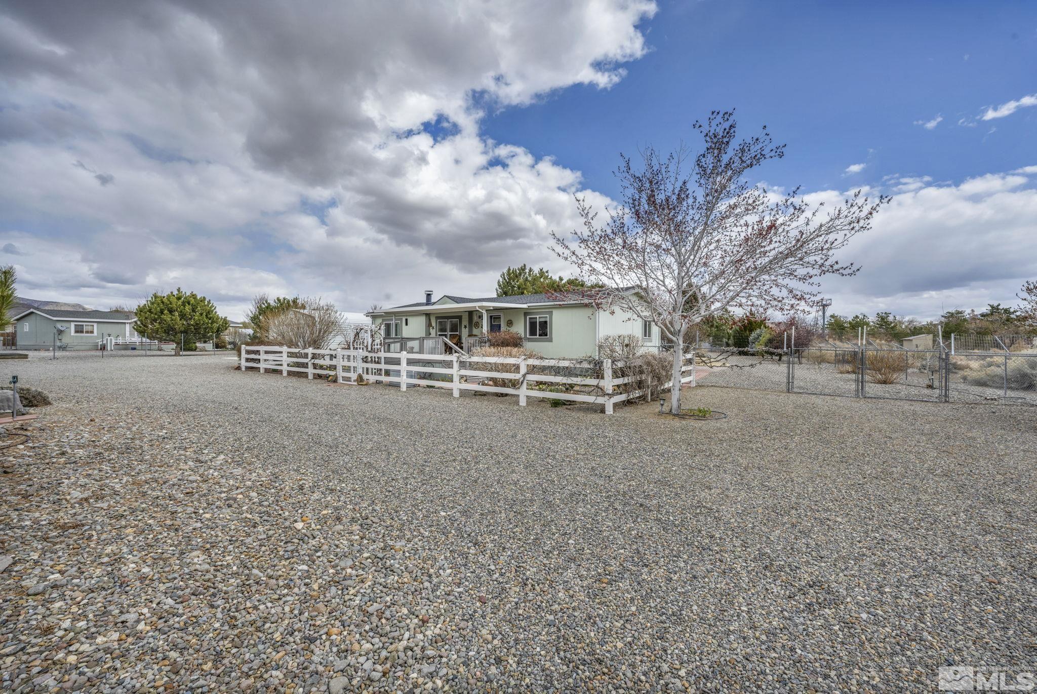 809 Pony Express Tr Property Photo 2
