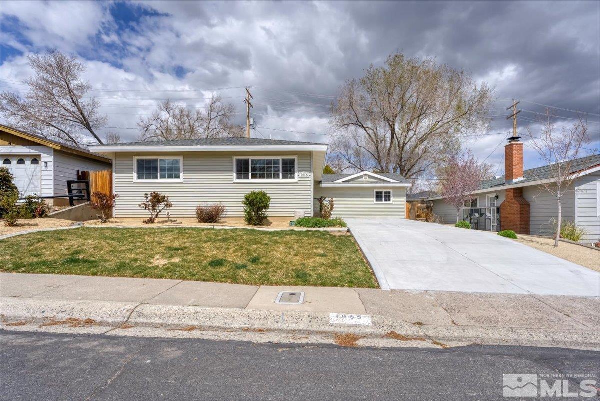 1865 Gridley Ave Property Photo 1