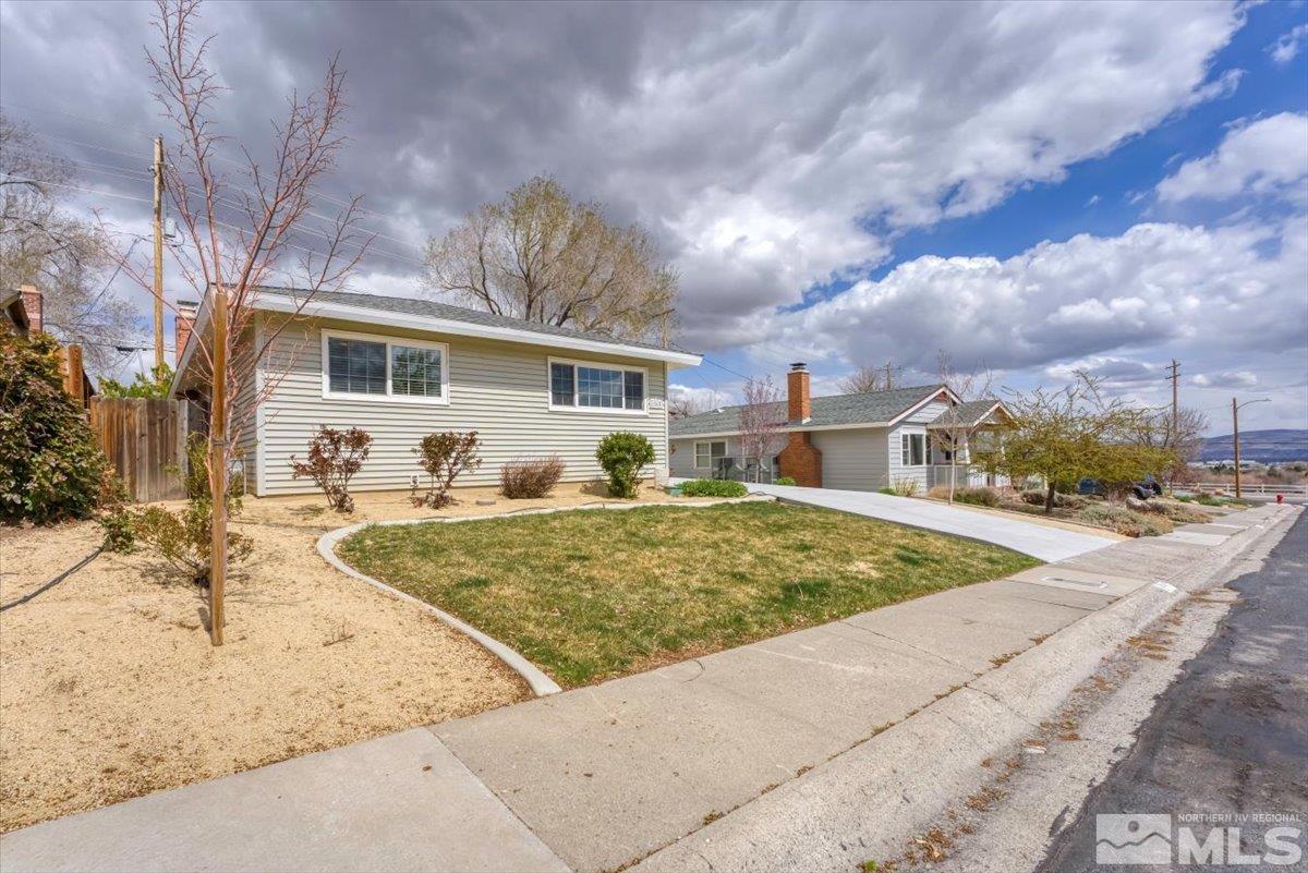 1865 Gridley Ave Property Photo 4