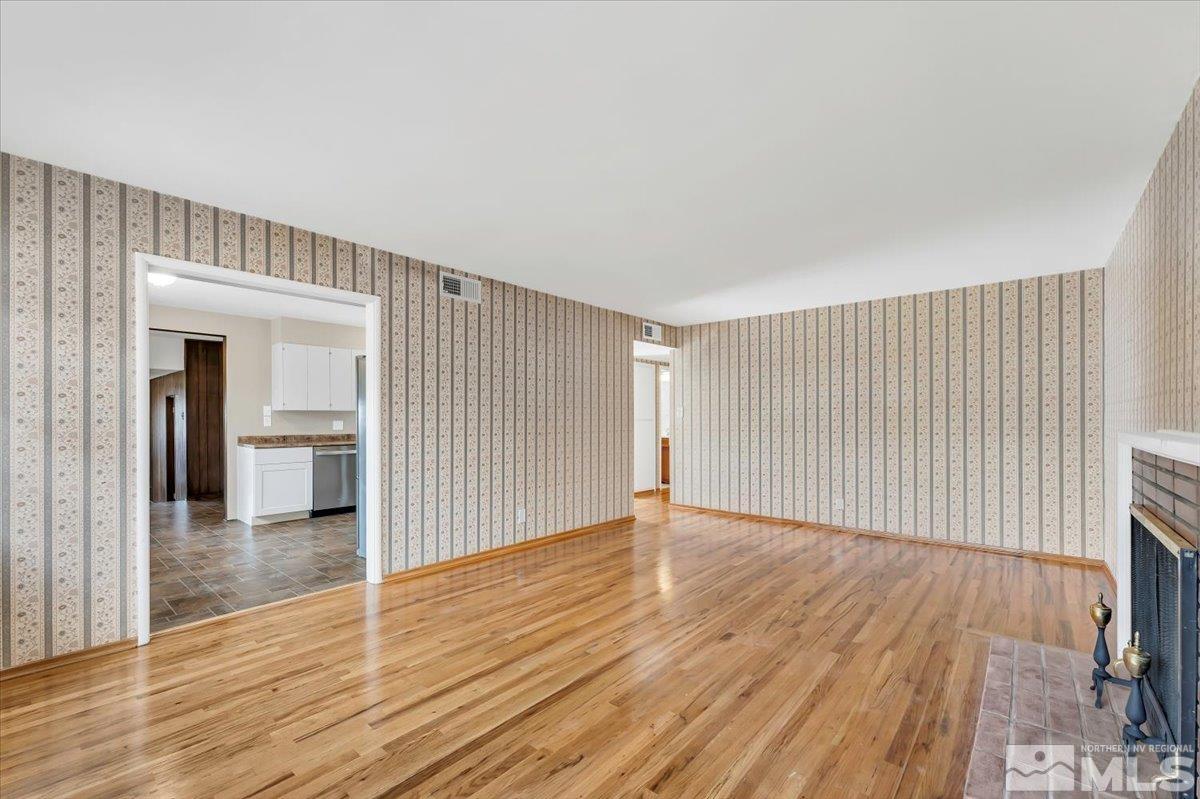 1865 Gridley Ave Property Photo 8