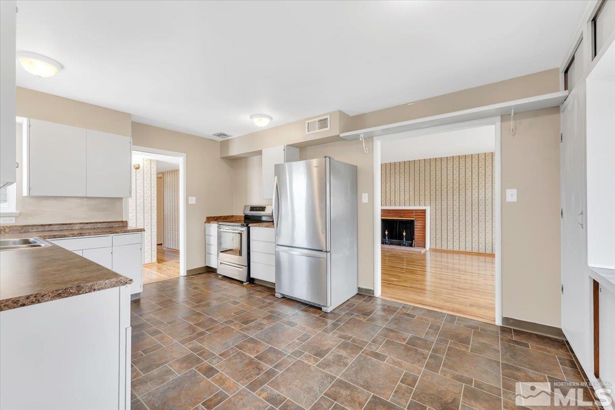 1865 Gridley Ave Property Photo 11