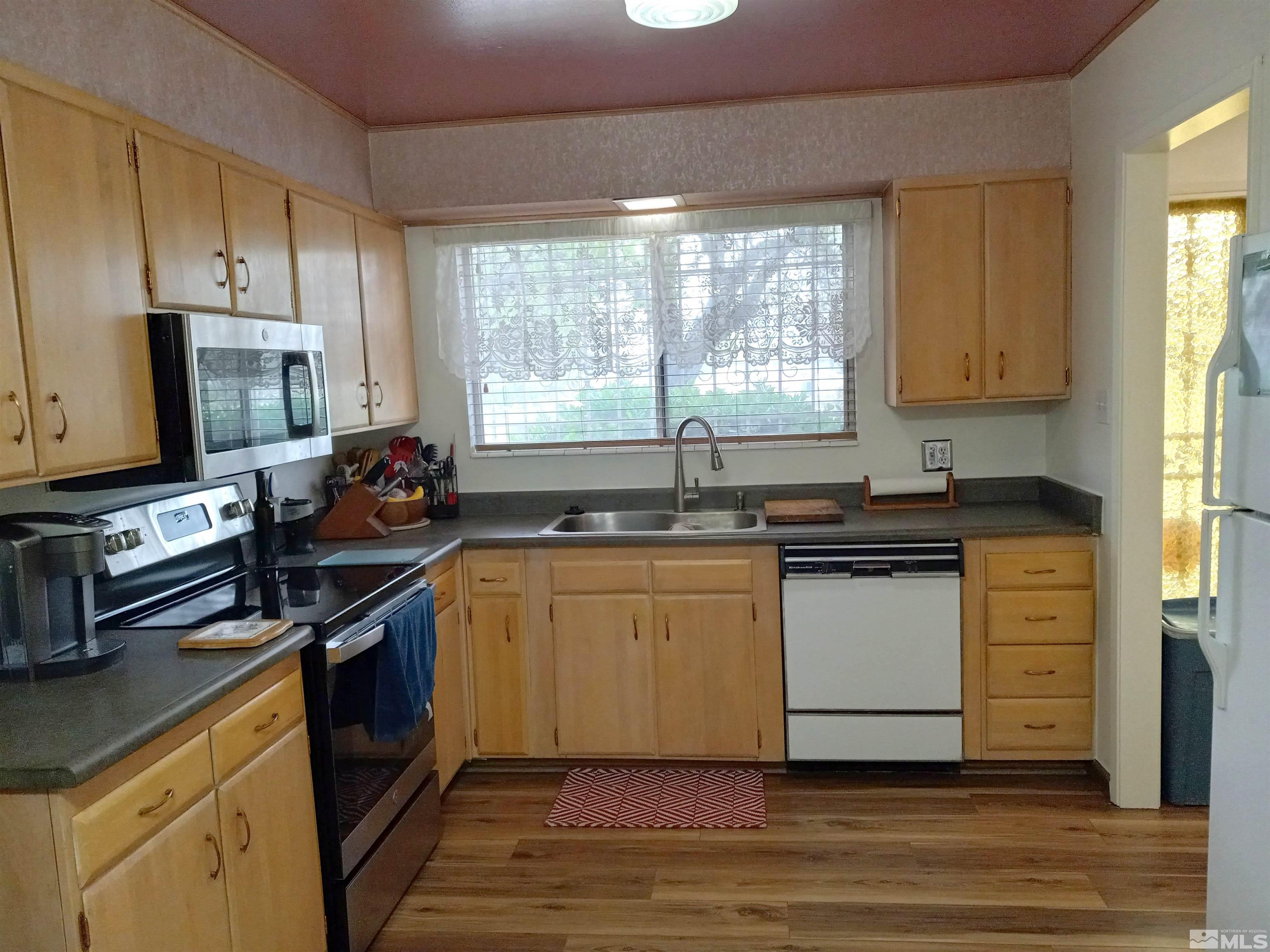 115 Smithridge Park Property Photo 8
