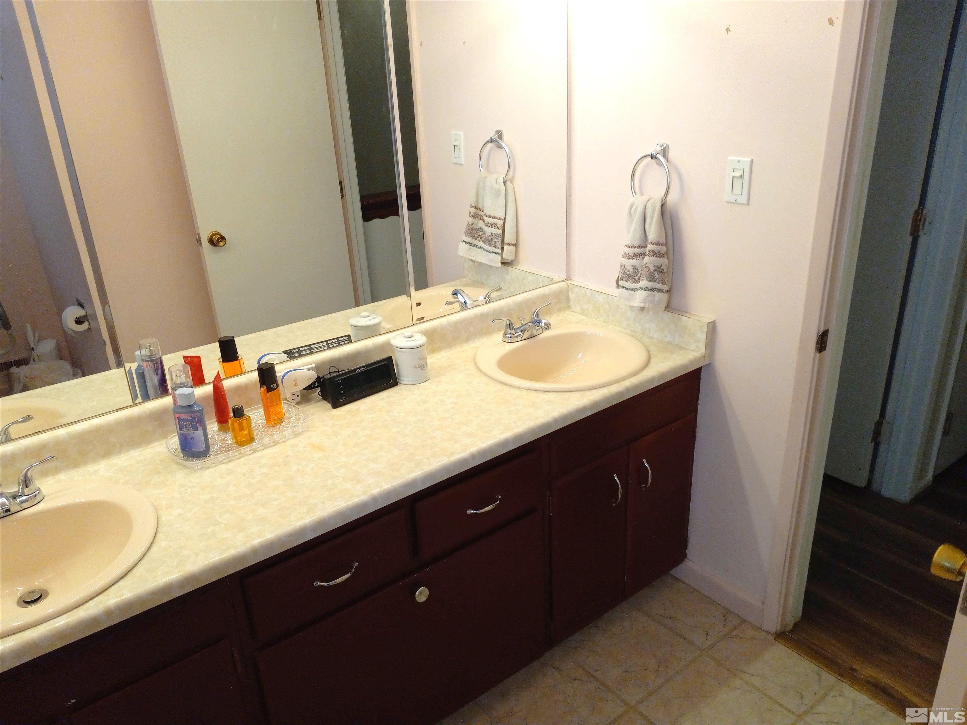 115 Smithridge Park Property Photo 18