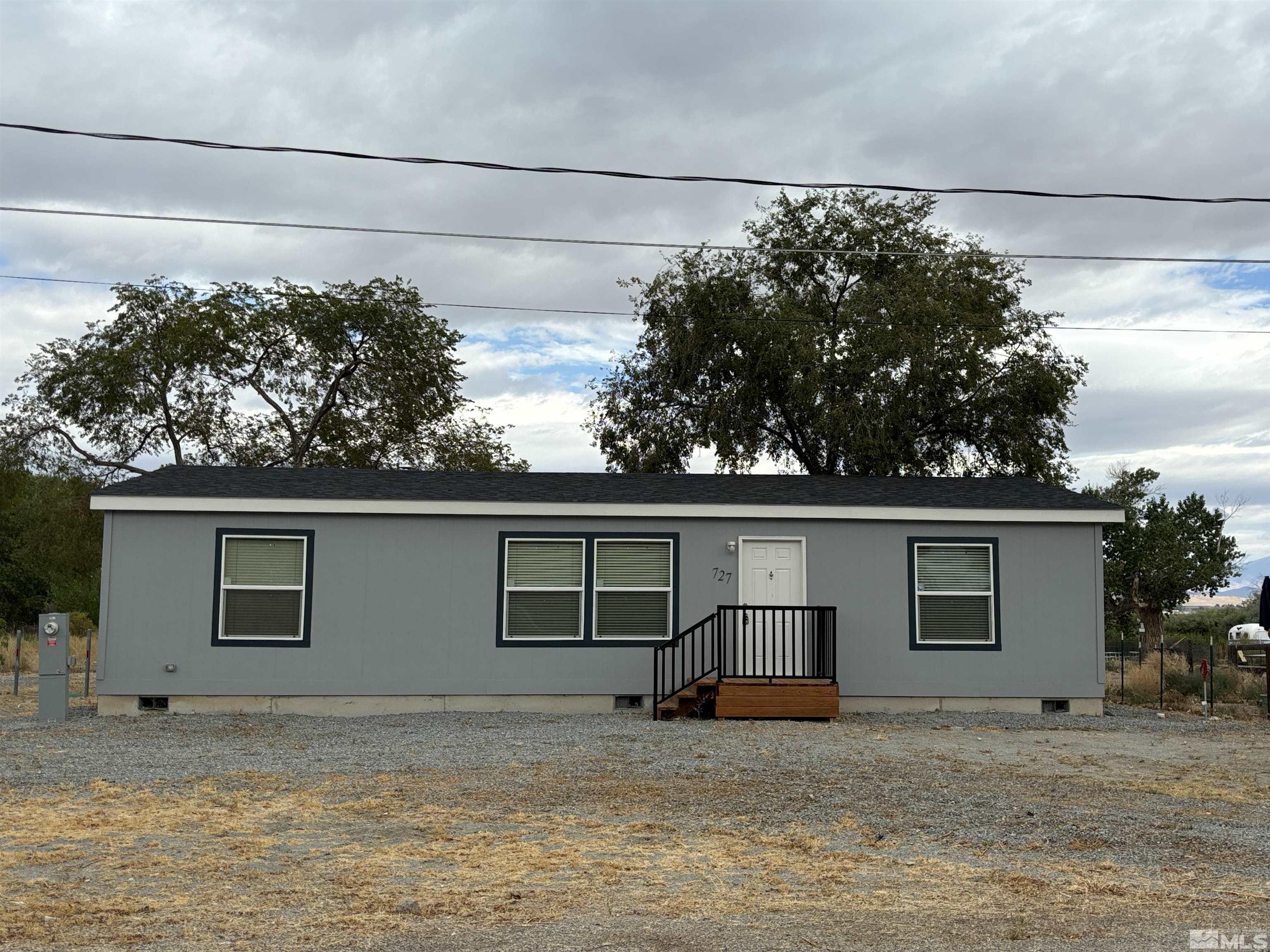 727 River Property Photo