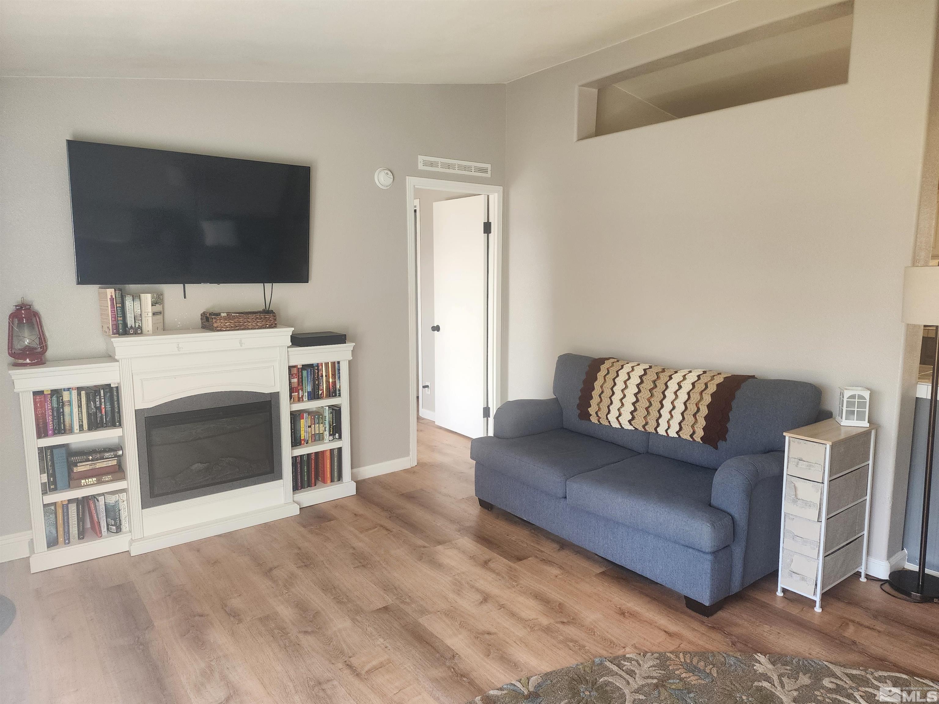3769 Arden Way Property Photo 6