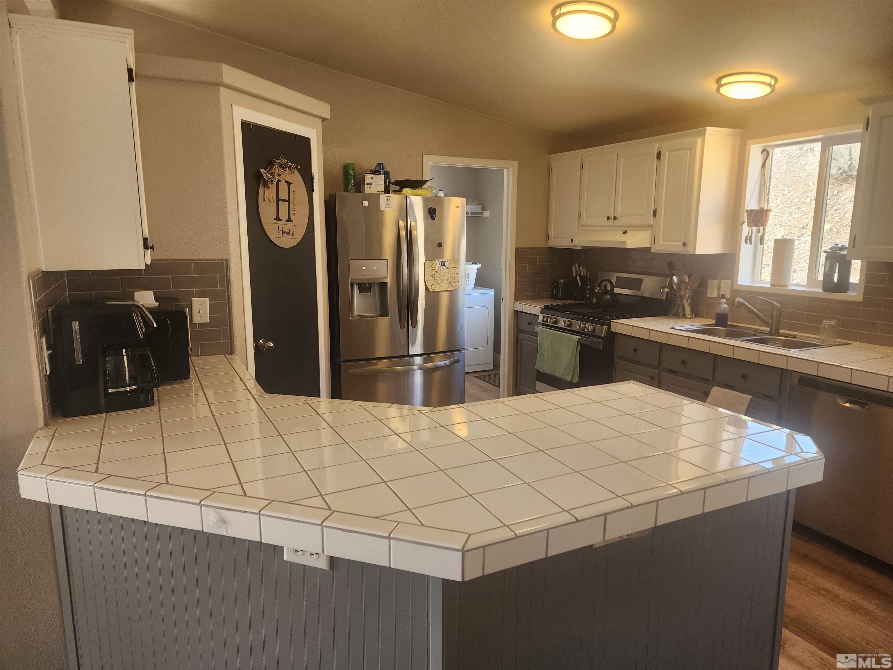 3769 Arden Way Property Photo 8