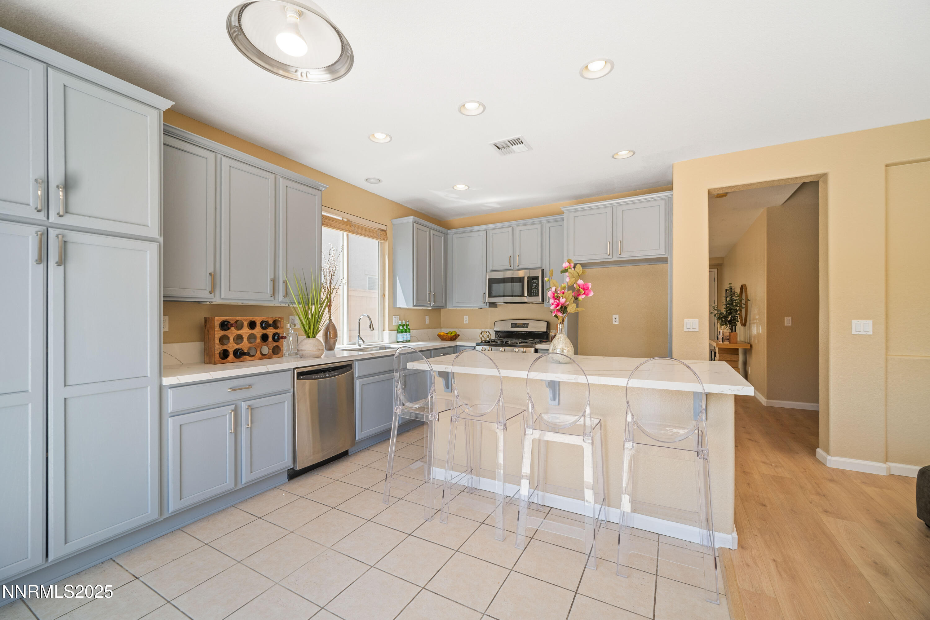 2590 Spring Flower Drive Property Photo 5