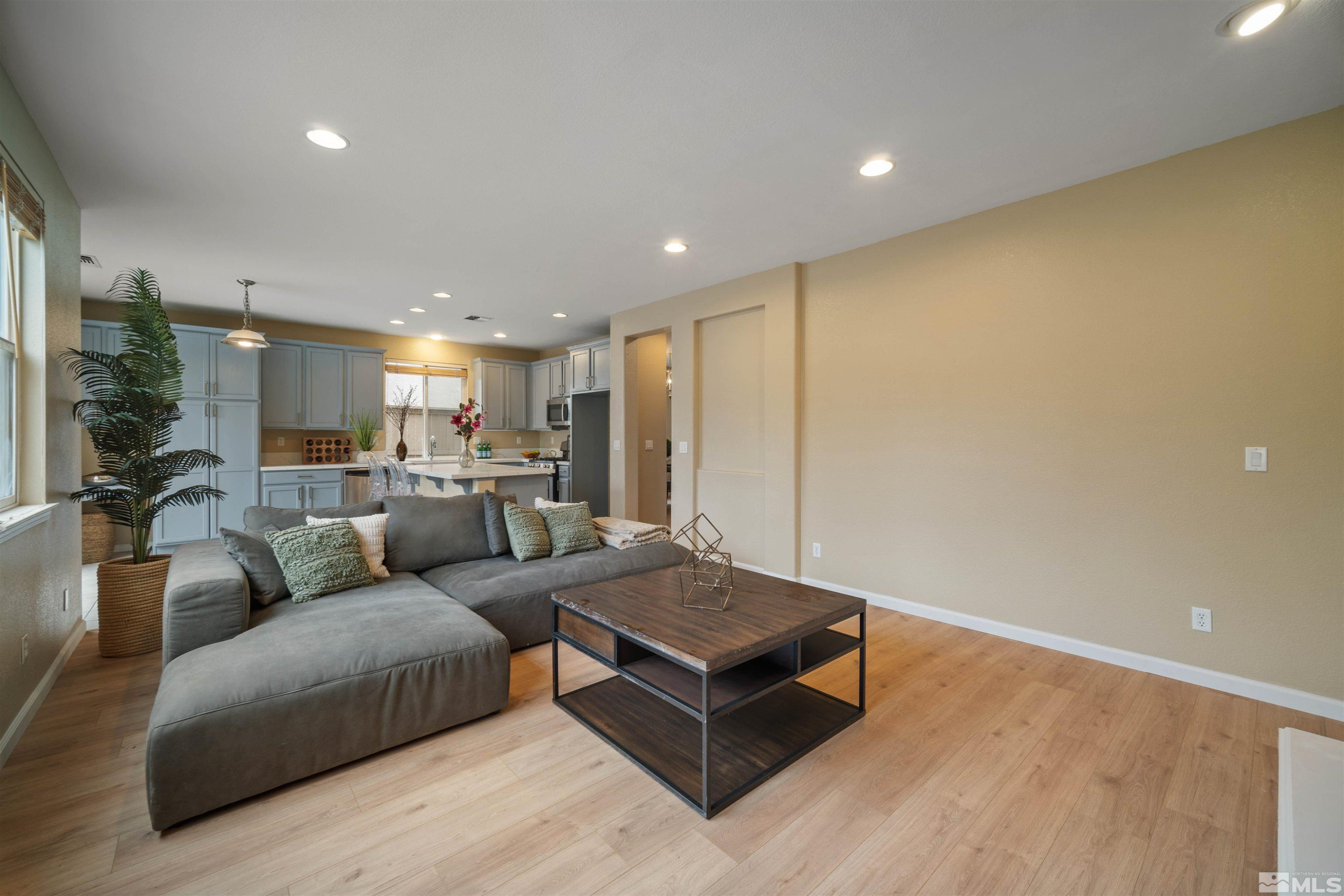 2590 Spring Flower Drive Property Photo 7