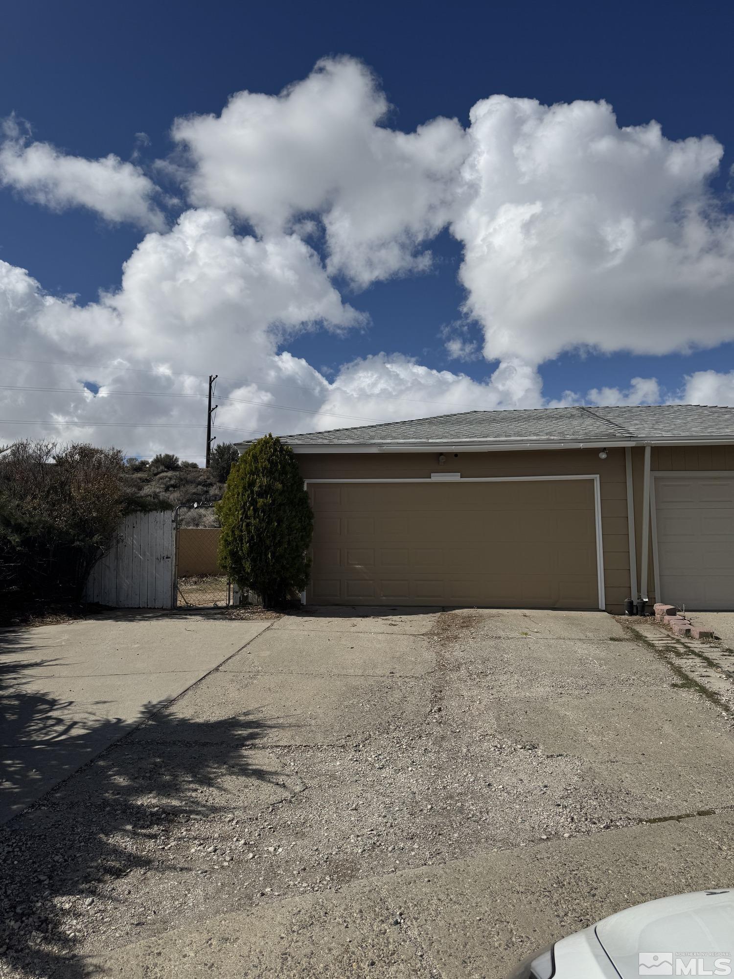 6760 Honeysuckle Court Property Photo 1