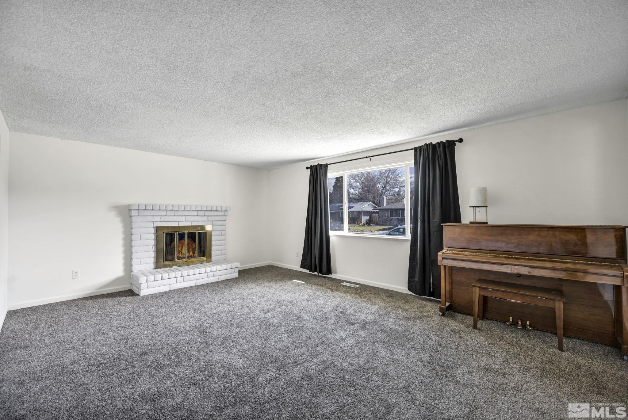 1504 E Telegraph Street Property Photo 4