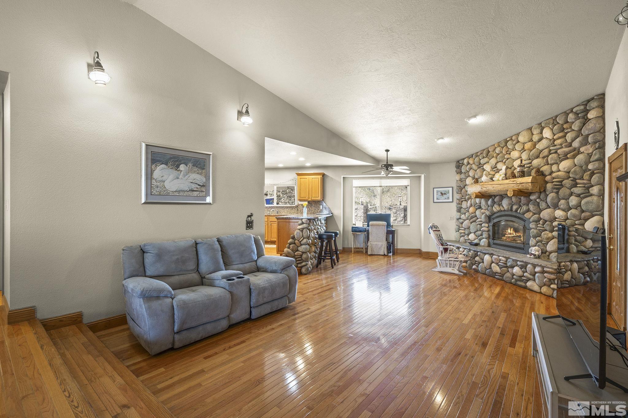 480 Duck Hill Rd Property Photo 14