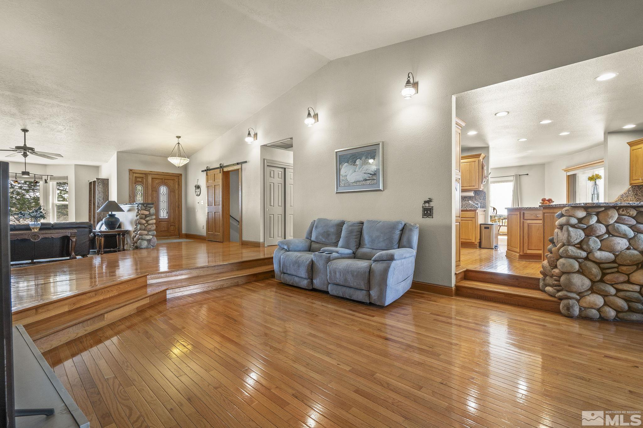 480 Duck Hill Rd Property Photo 15