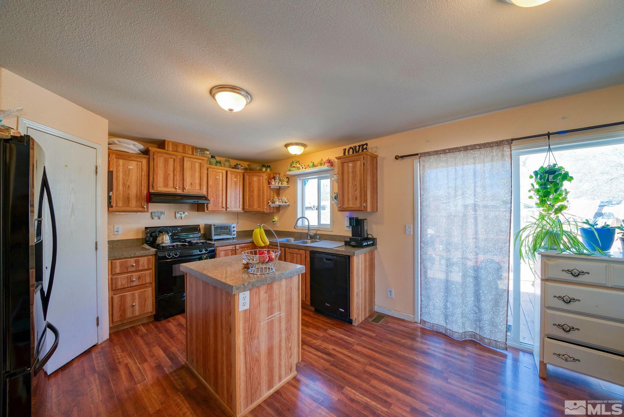 2154 Columbia Way Property Photo