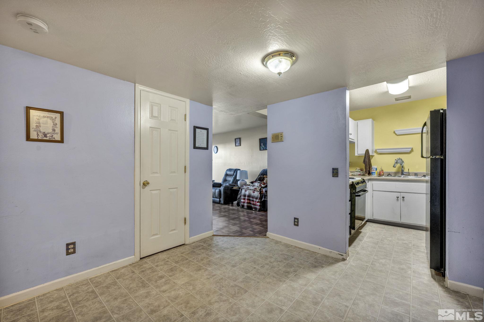 2555 Clear Acre Ln Property Photo 4