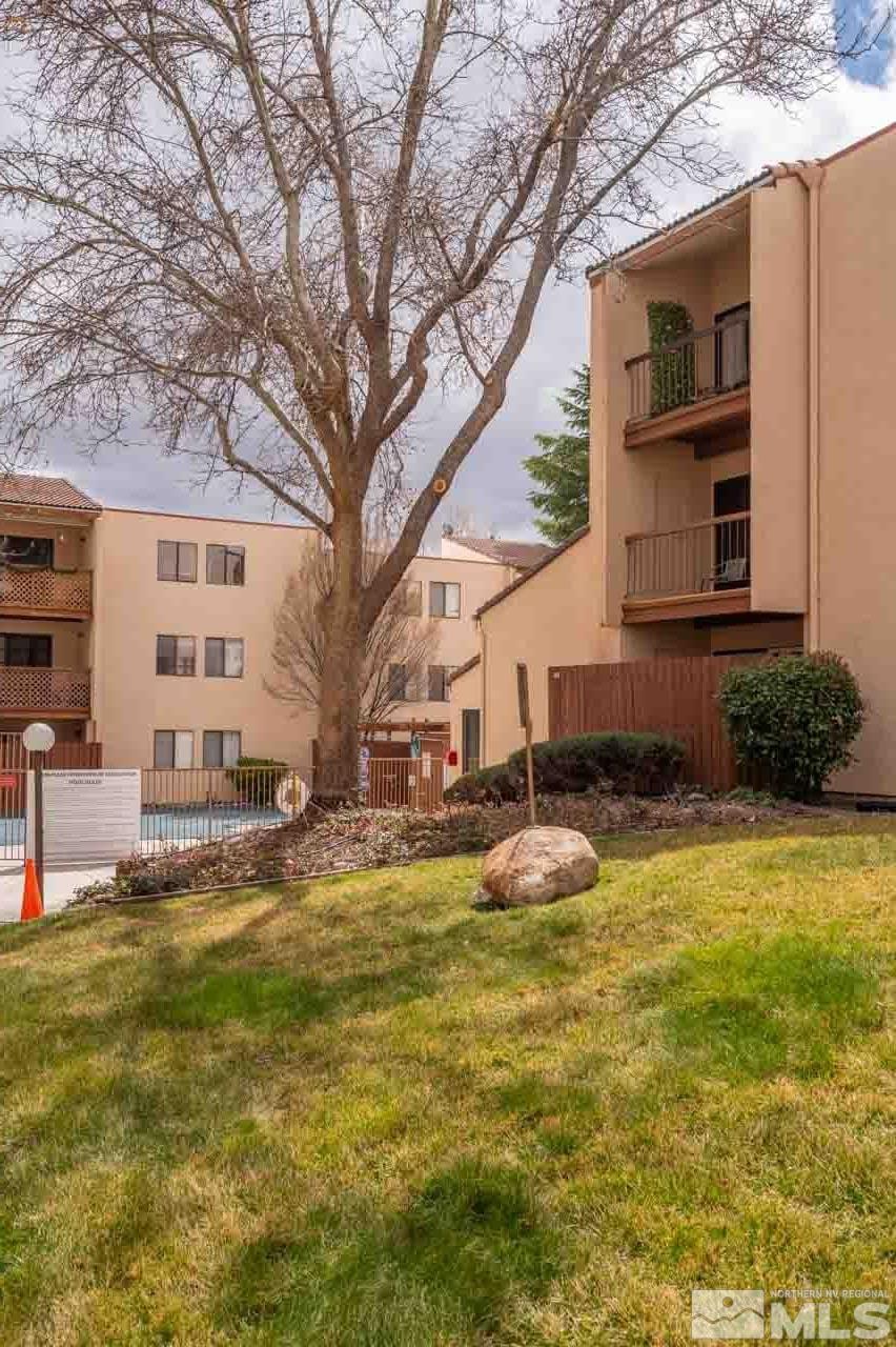 2700 Plumas Street Property Photo 17