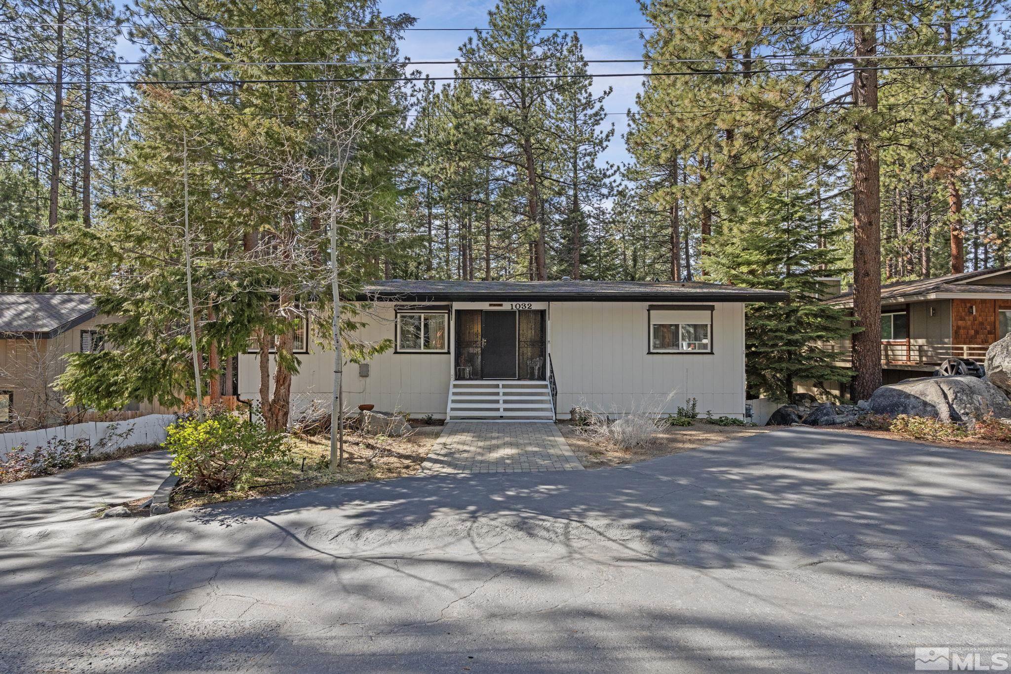 1032 Lynn Way Property Photo