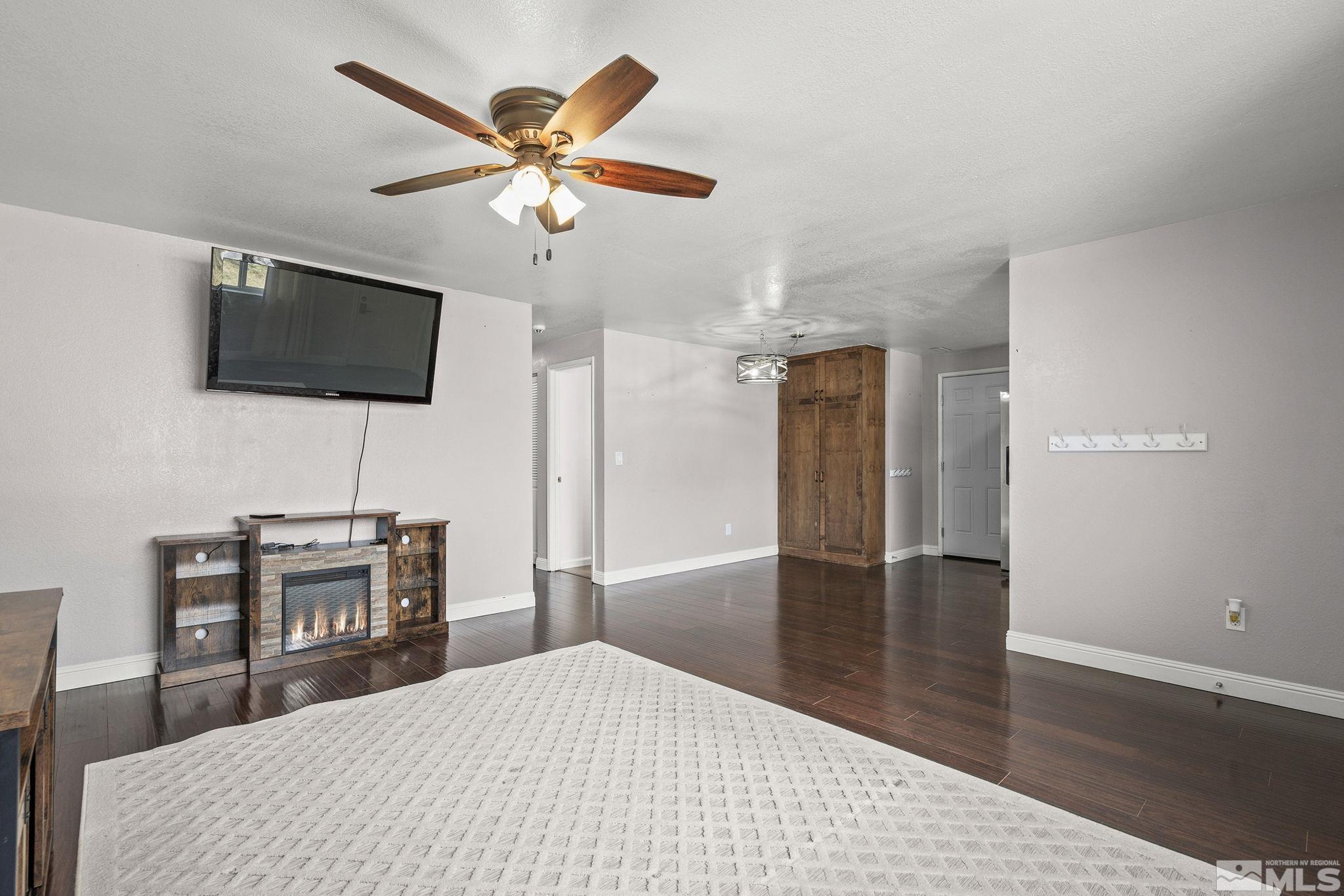 1029 Monte Rosa Dr Property Photo 5