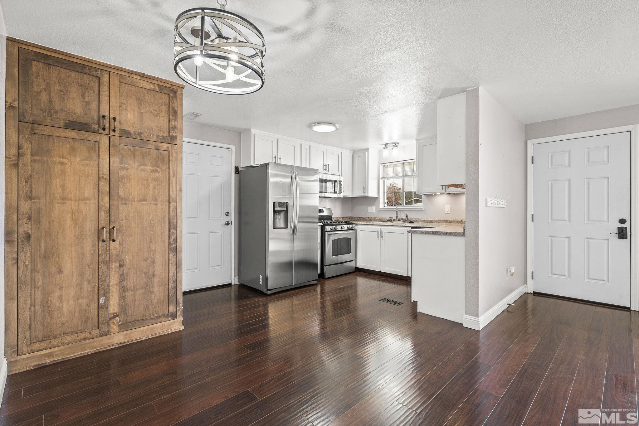 1029 Monte Rosa Dr Property Photo 8