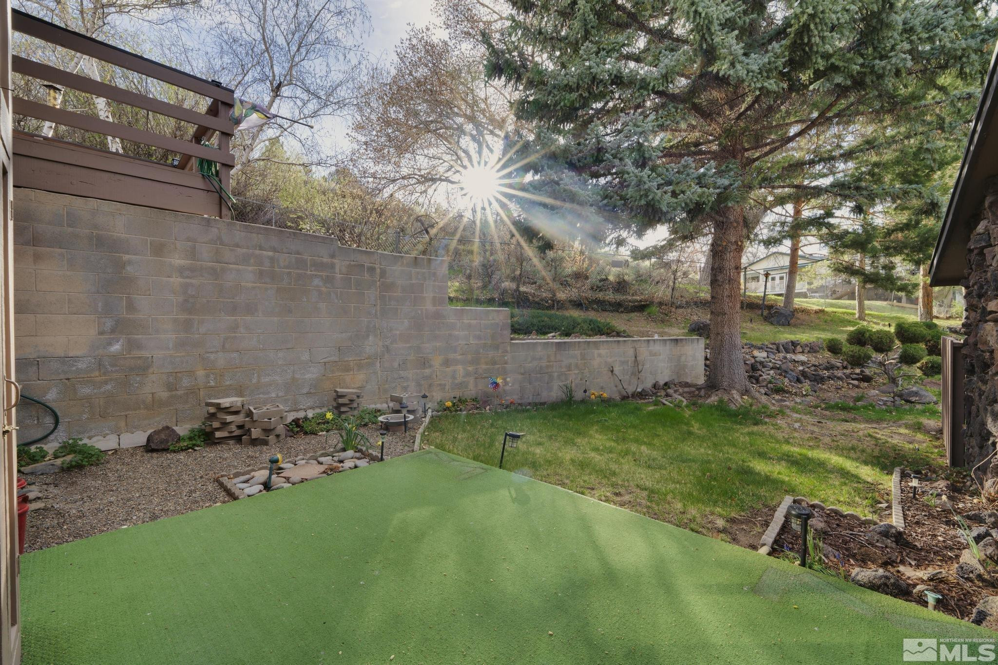 181 Lake Glen Drive Property Photo 2