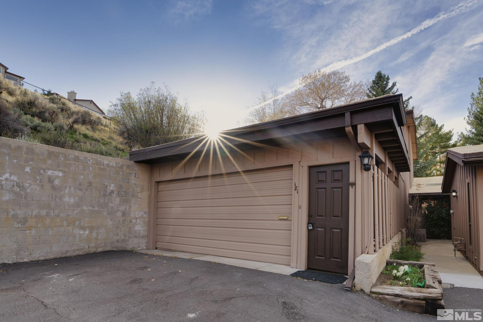 181 Lake Glen Drive Property Photo 3