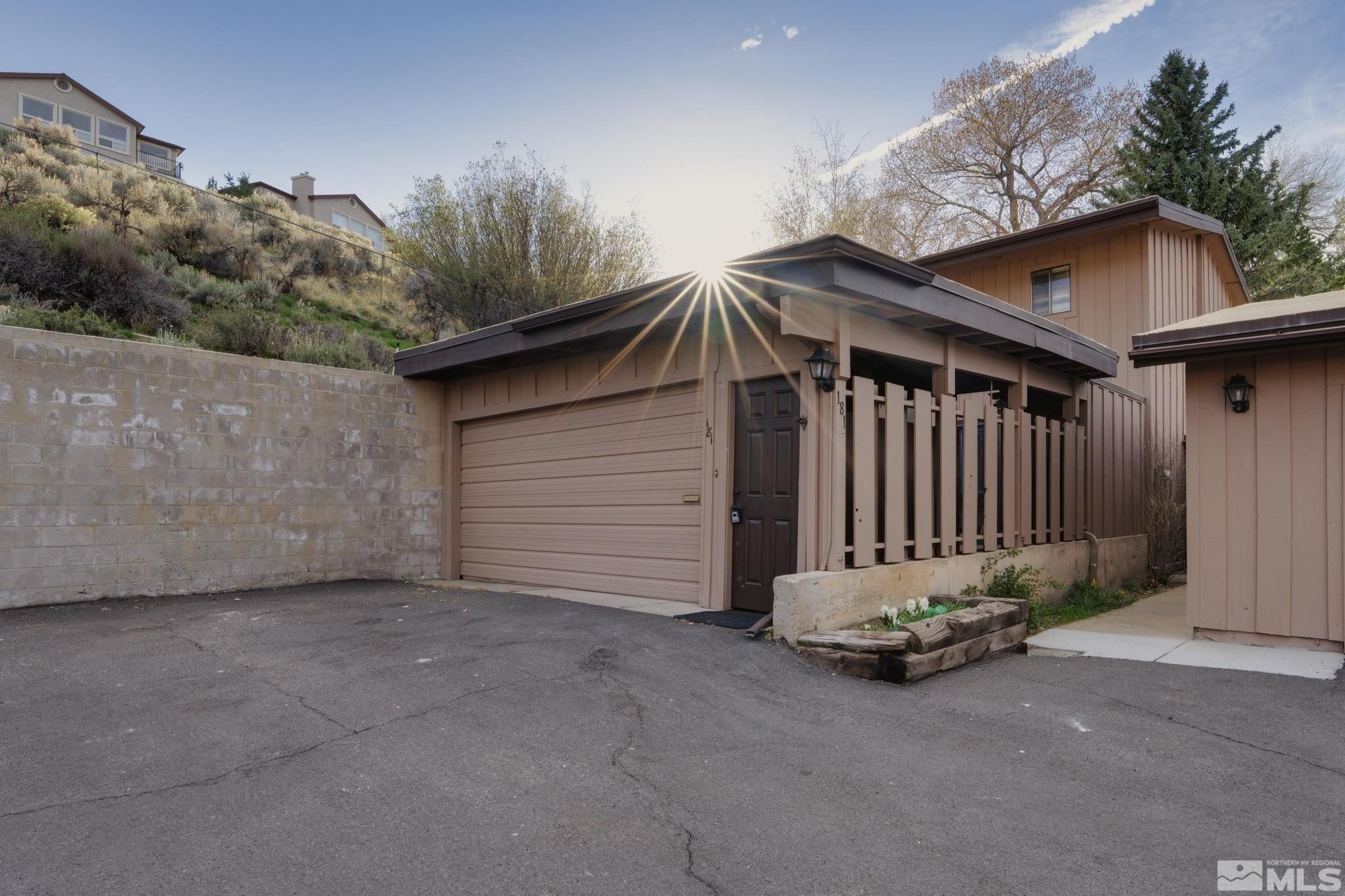 181 Lake Glen Drive Property Photo 4