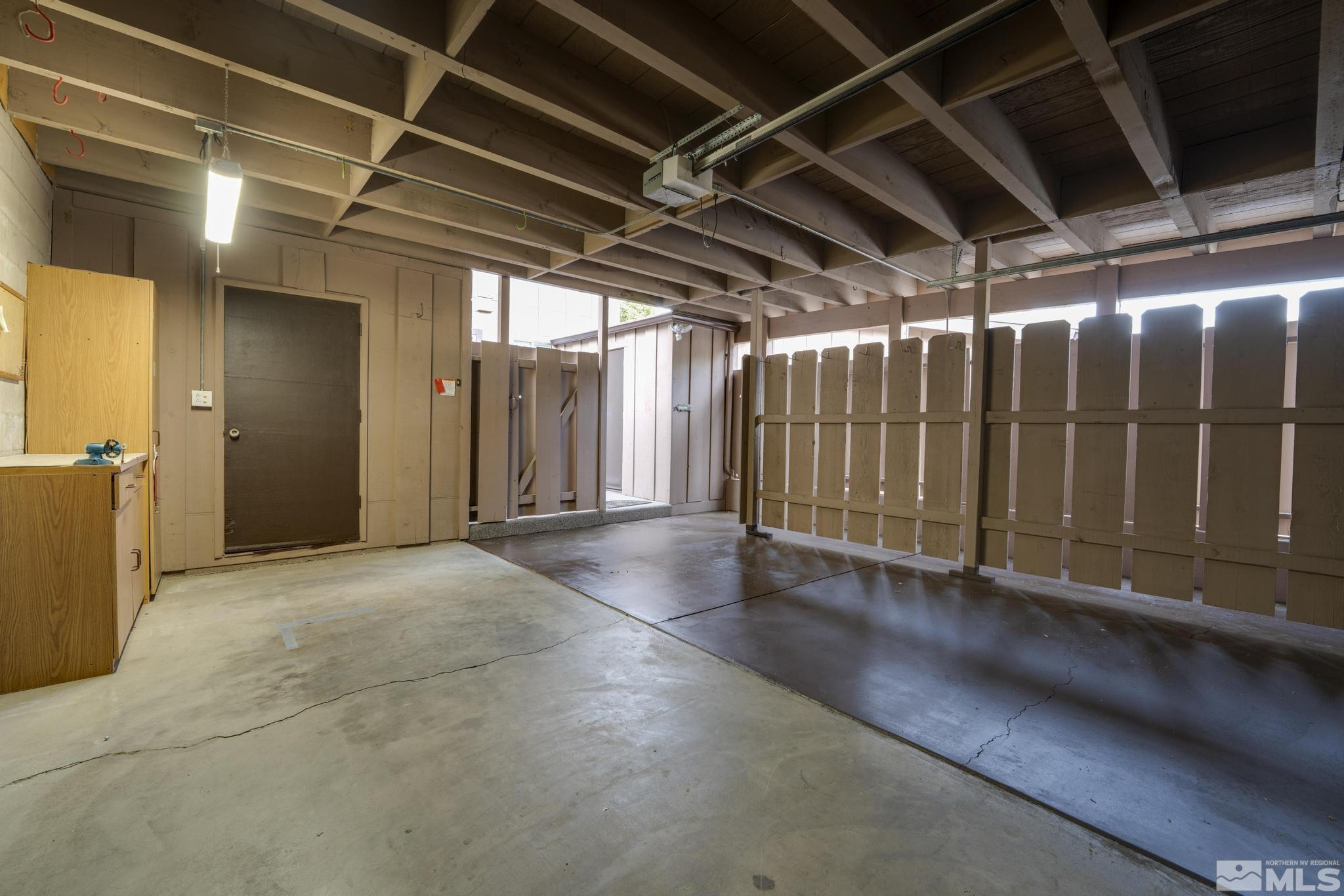 181 Lake Glen Drive Property Photo 8