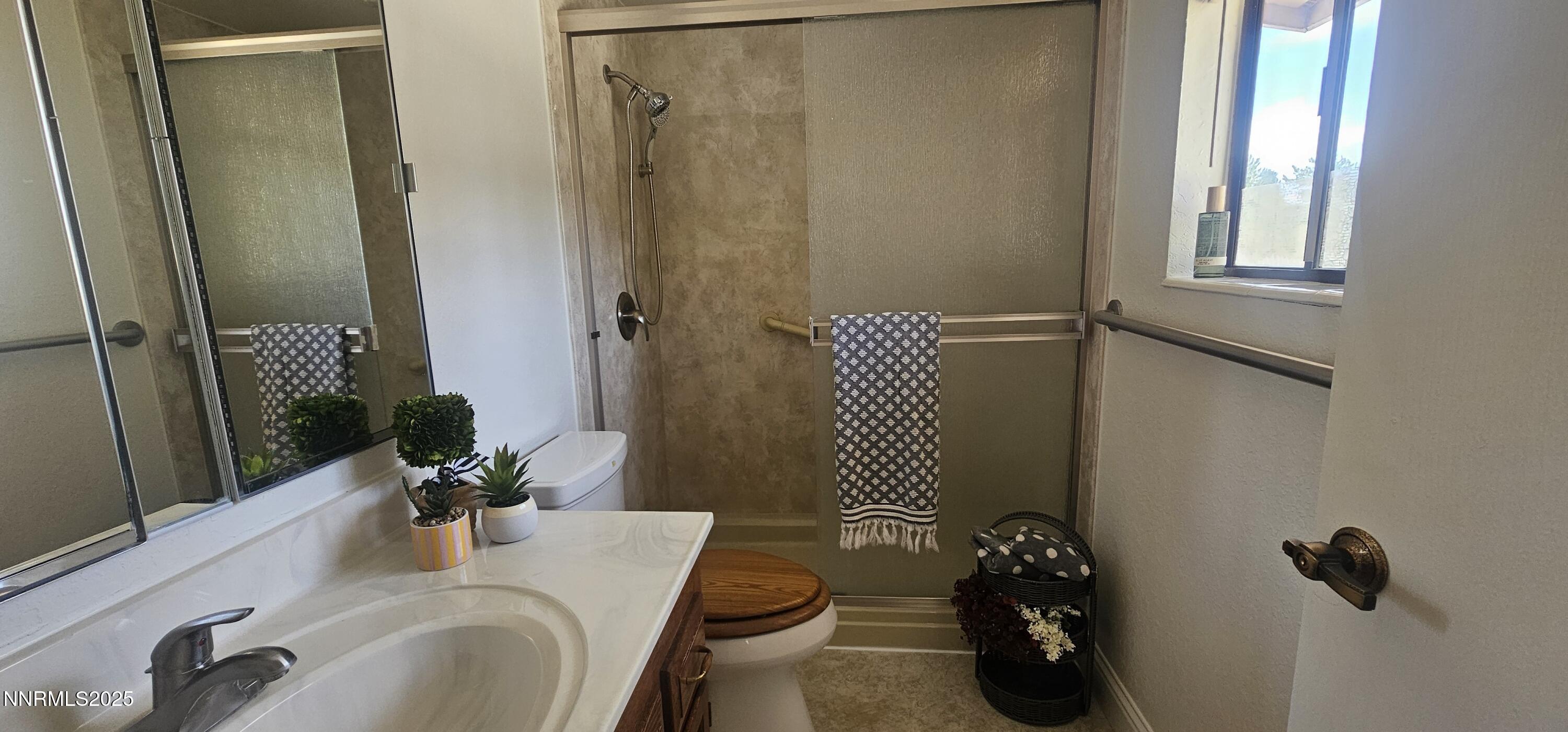 181 Lake Glen Drive Property Photo 21