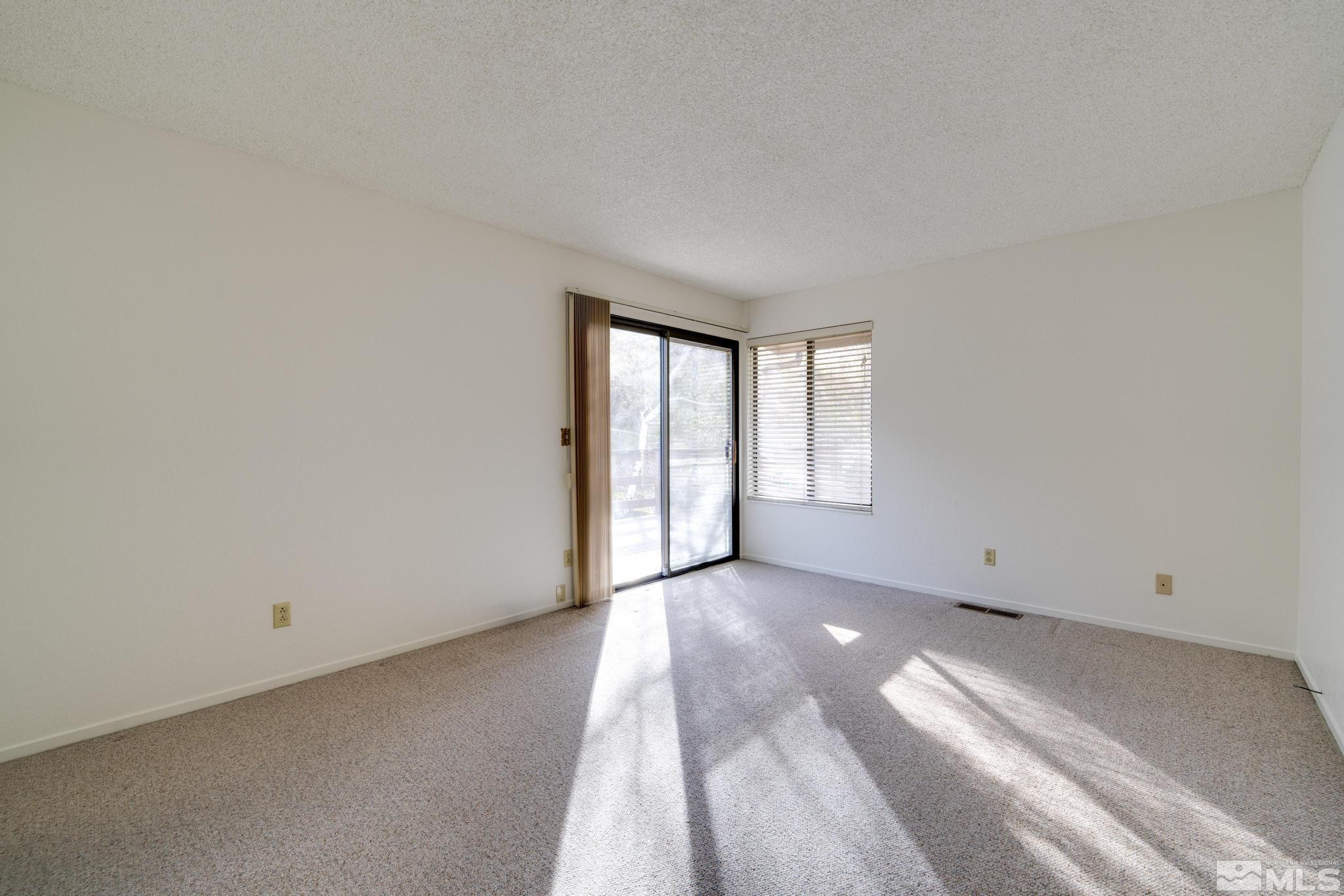 181 Lake Glen Drive Property Photo 22