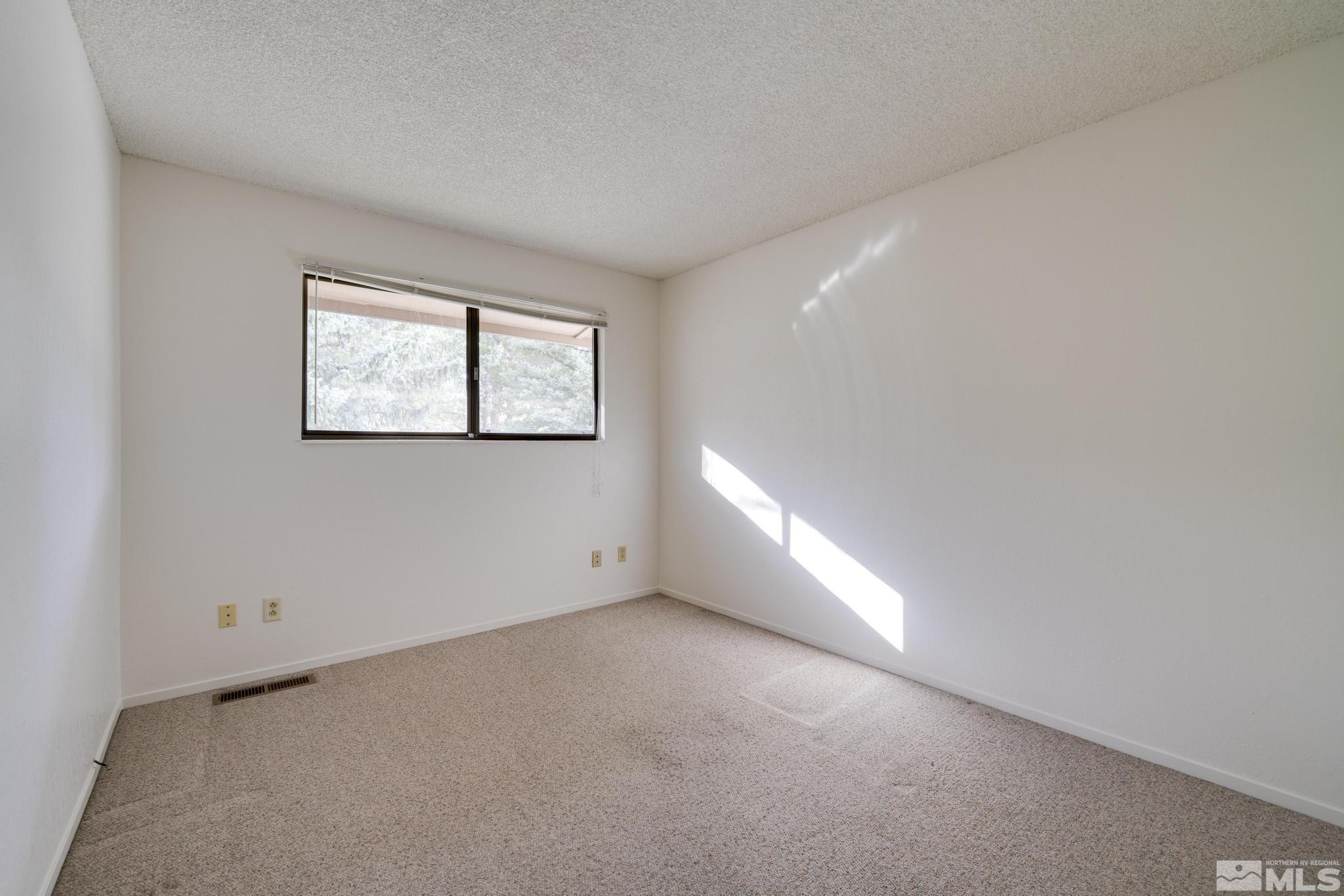 181 Lake Glen Drive Property Photo 29