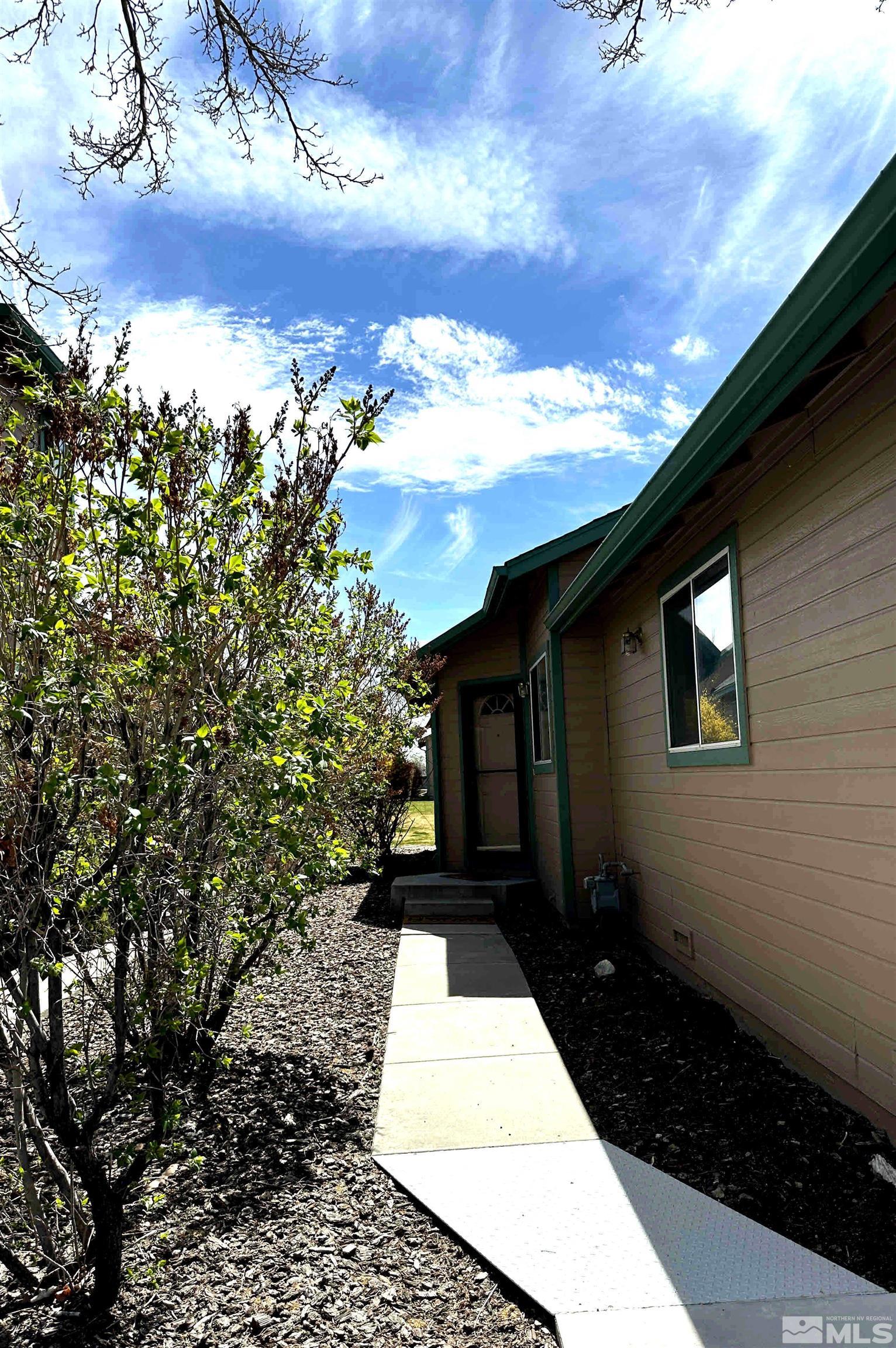 1755 Jamie Way Property Photo 3