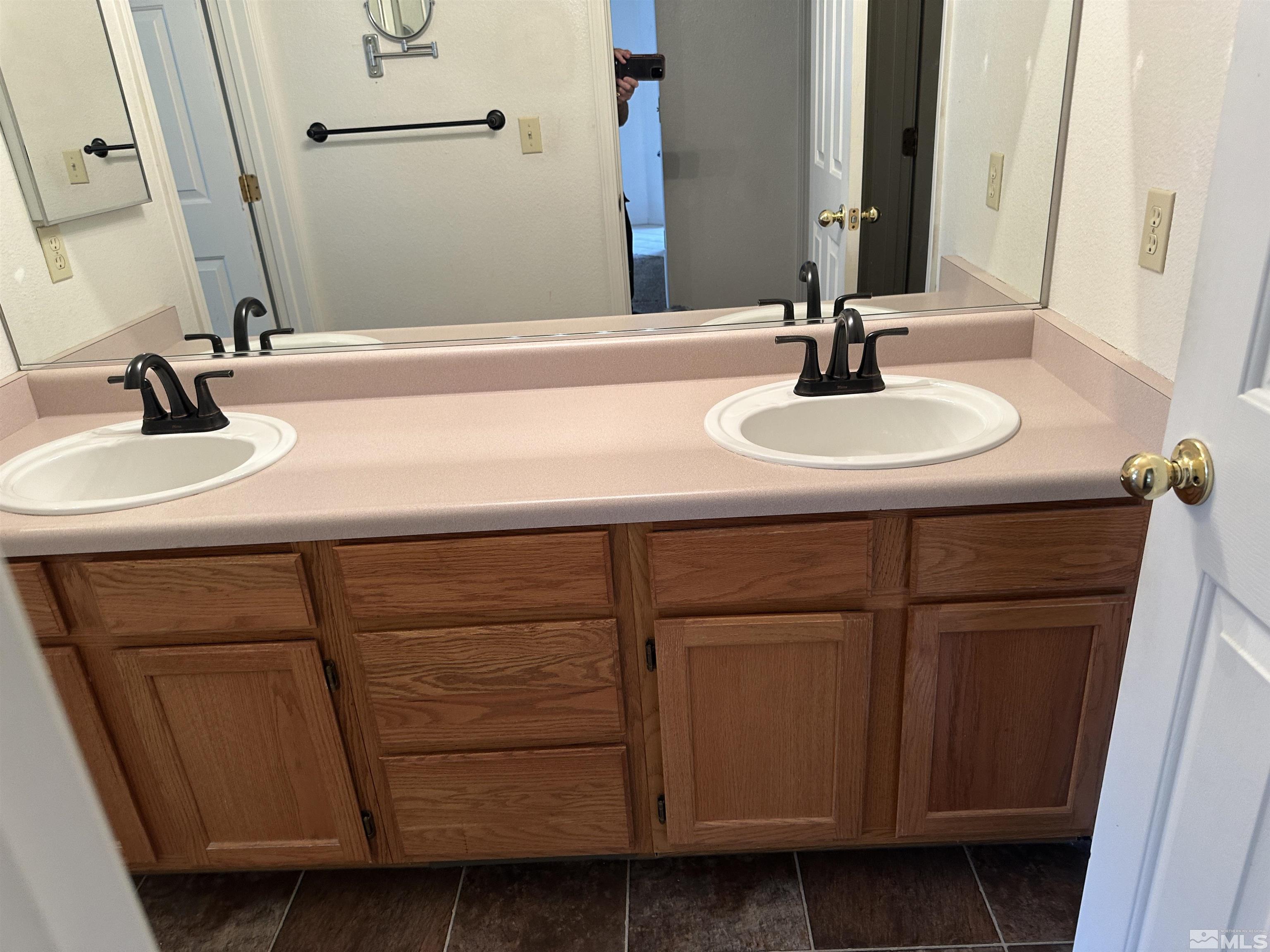 1755 Jamie Way Property Photo 9