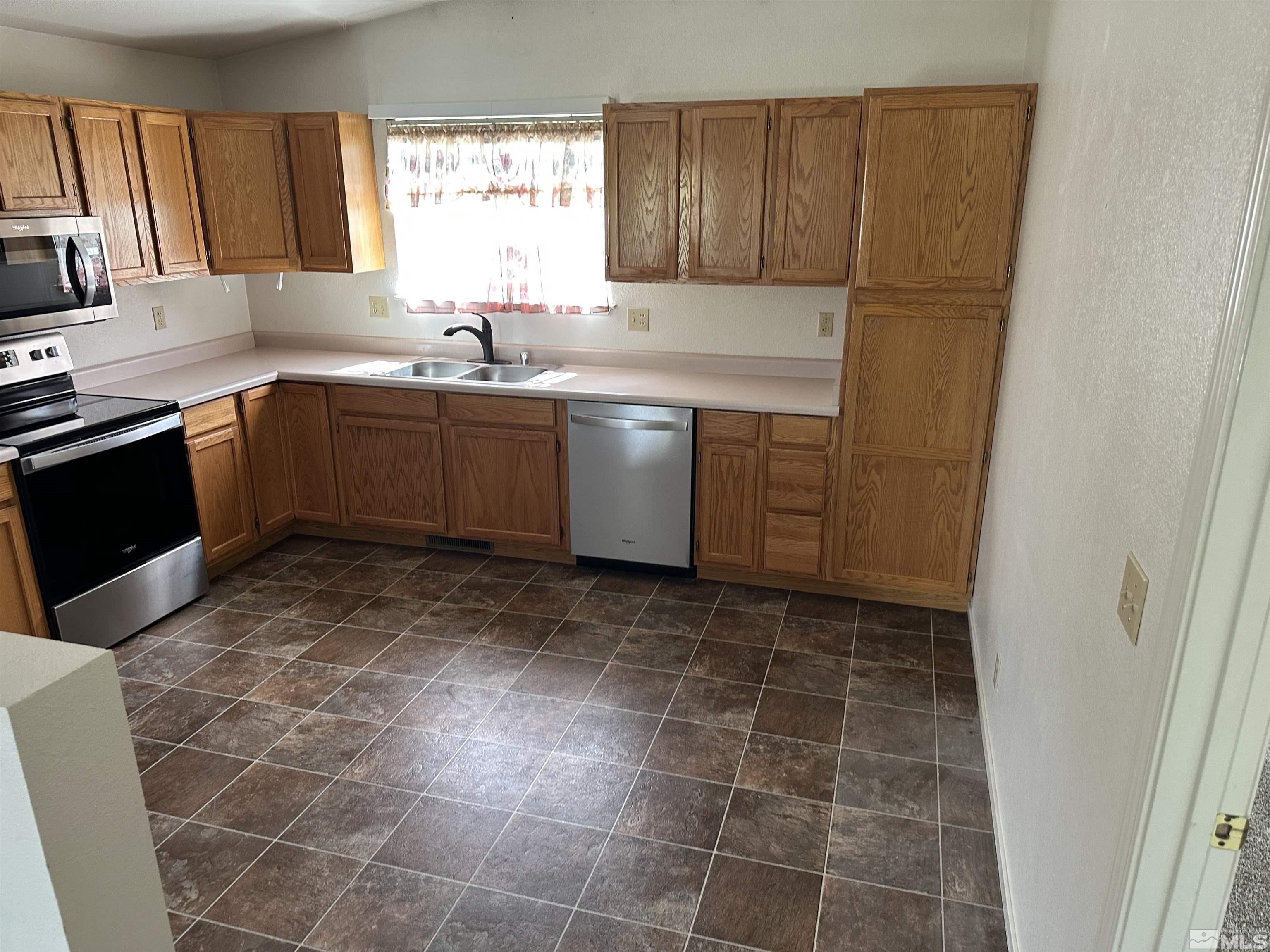 1755 Jamie Way Property Photo 23