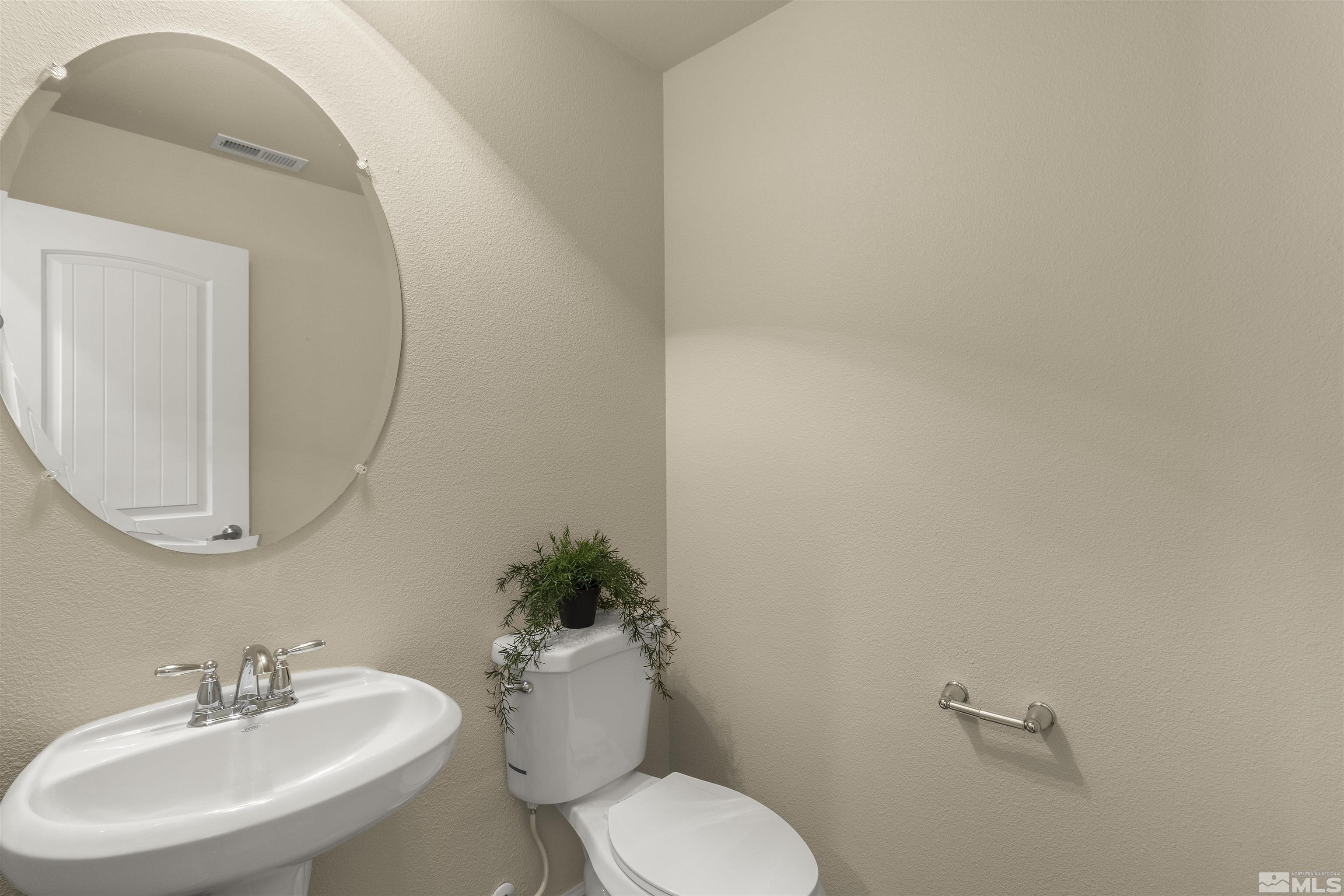 2490 Eastshore Place Property Photo 15
