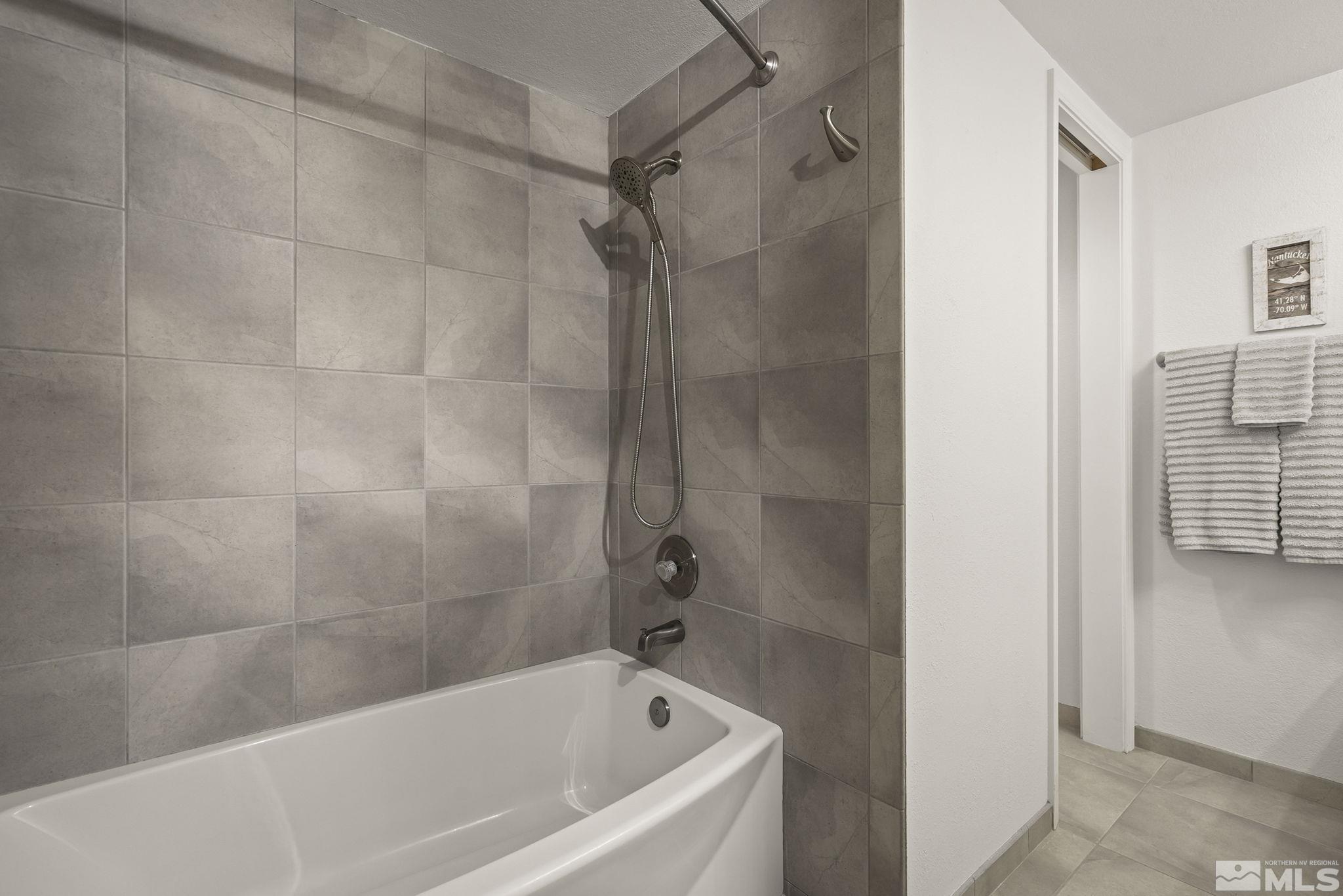 400 Fairview Blvd Property Photo 18