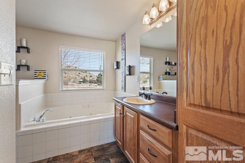 1536 Pearl Rd Property Photo 14