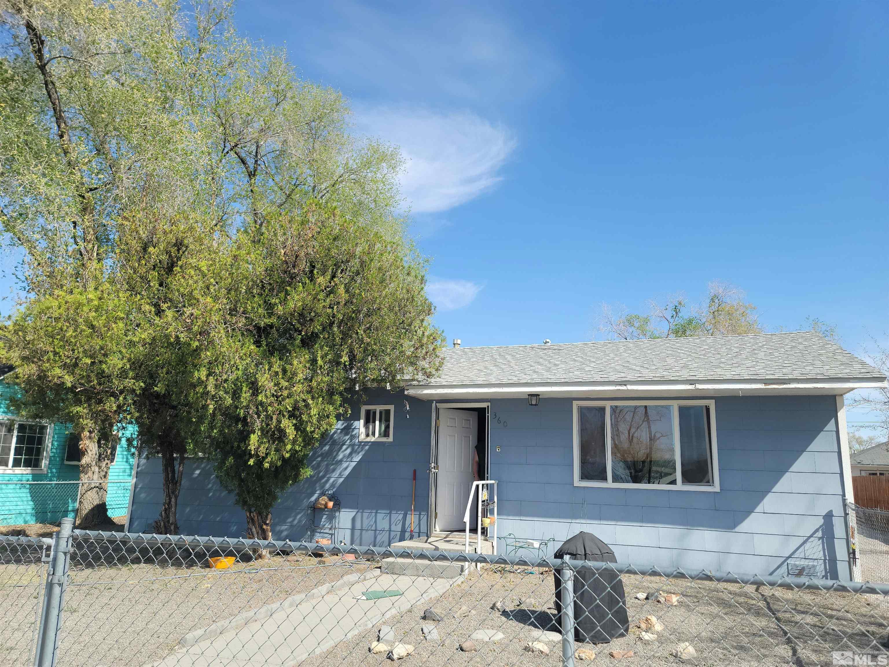 360 & 360 1/2 W Virginia St Property Photo