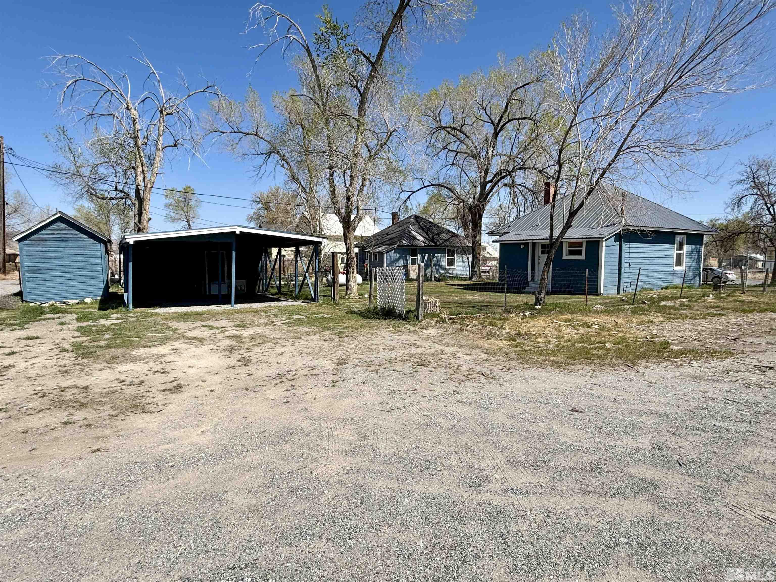 295 Apache St Property Photo 5
