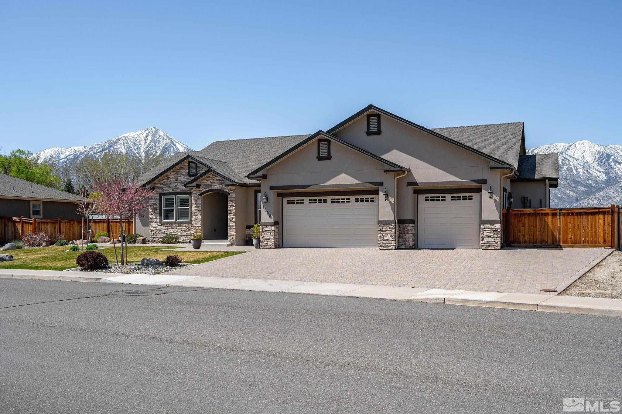 1008 Rocky Terrace Drive Property Photo 2