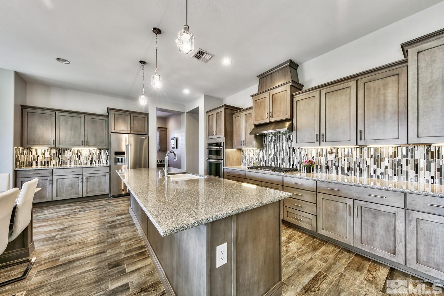 9895 Gainsborough Ln Property Photo 15