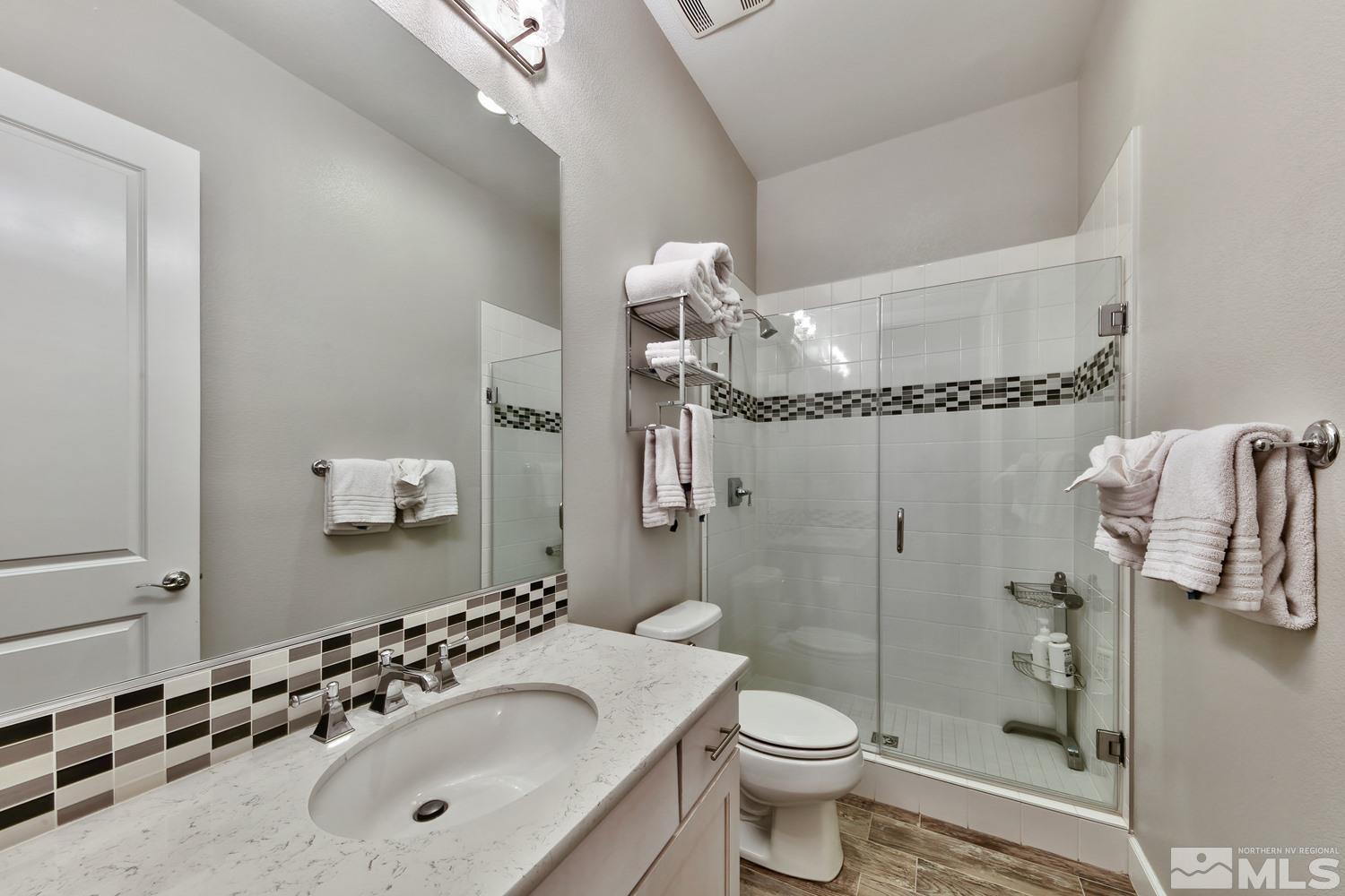 9895 Gainsborough Ln Property Photo 34