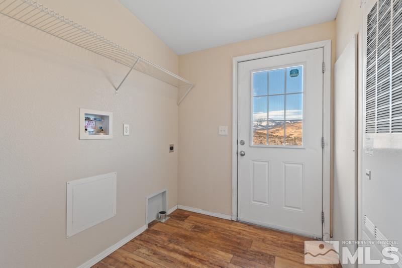 15085 Westwind Cir Property Photo 3