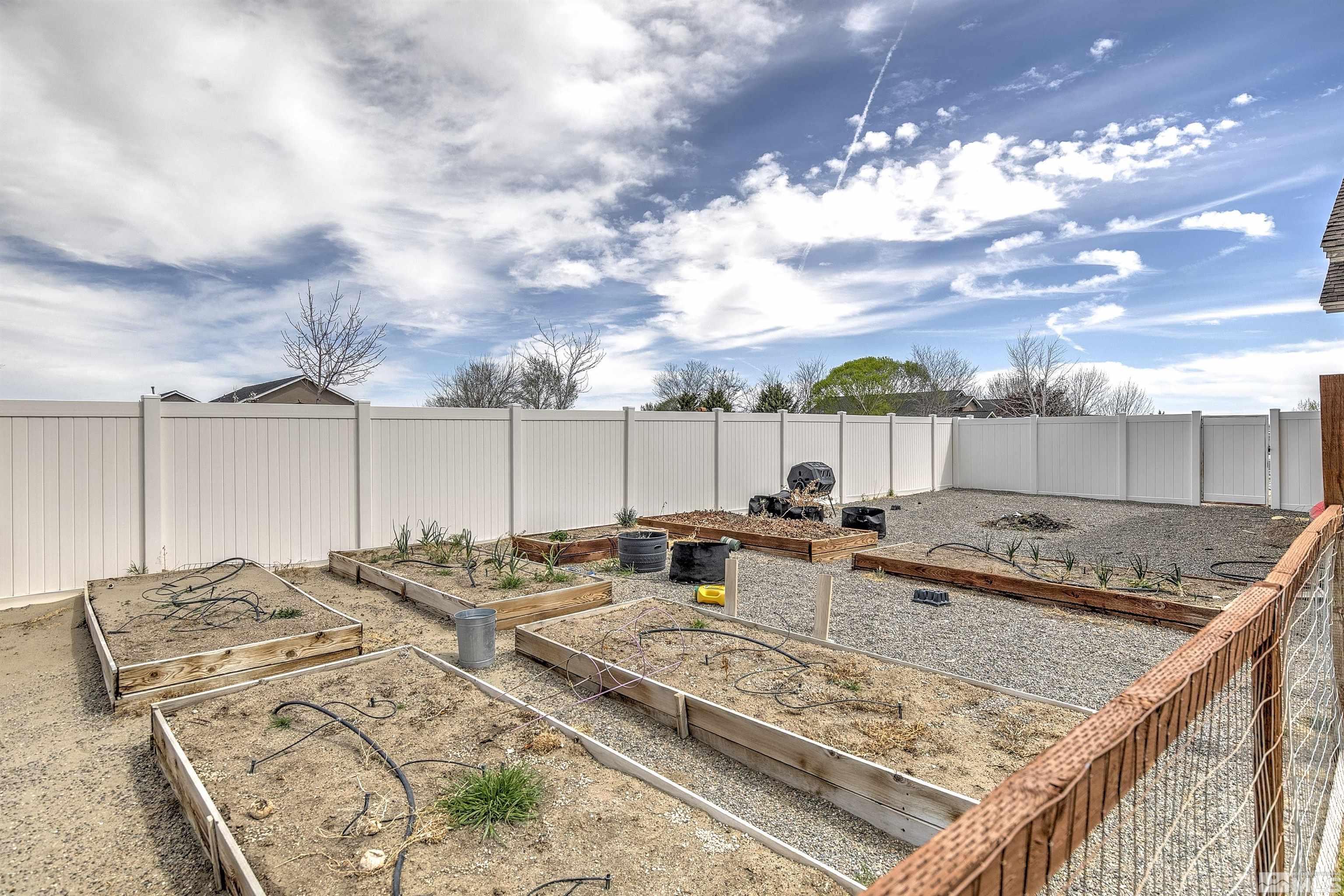 1675 Skyridge Dr Property Photo 26