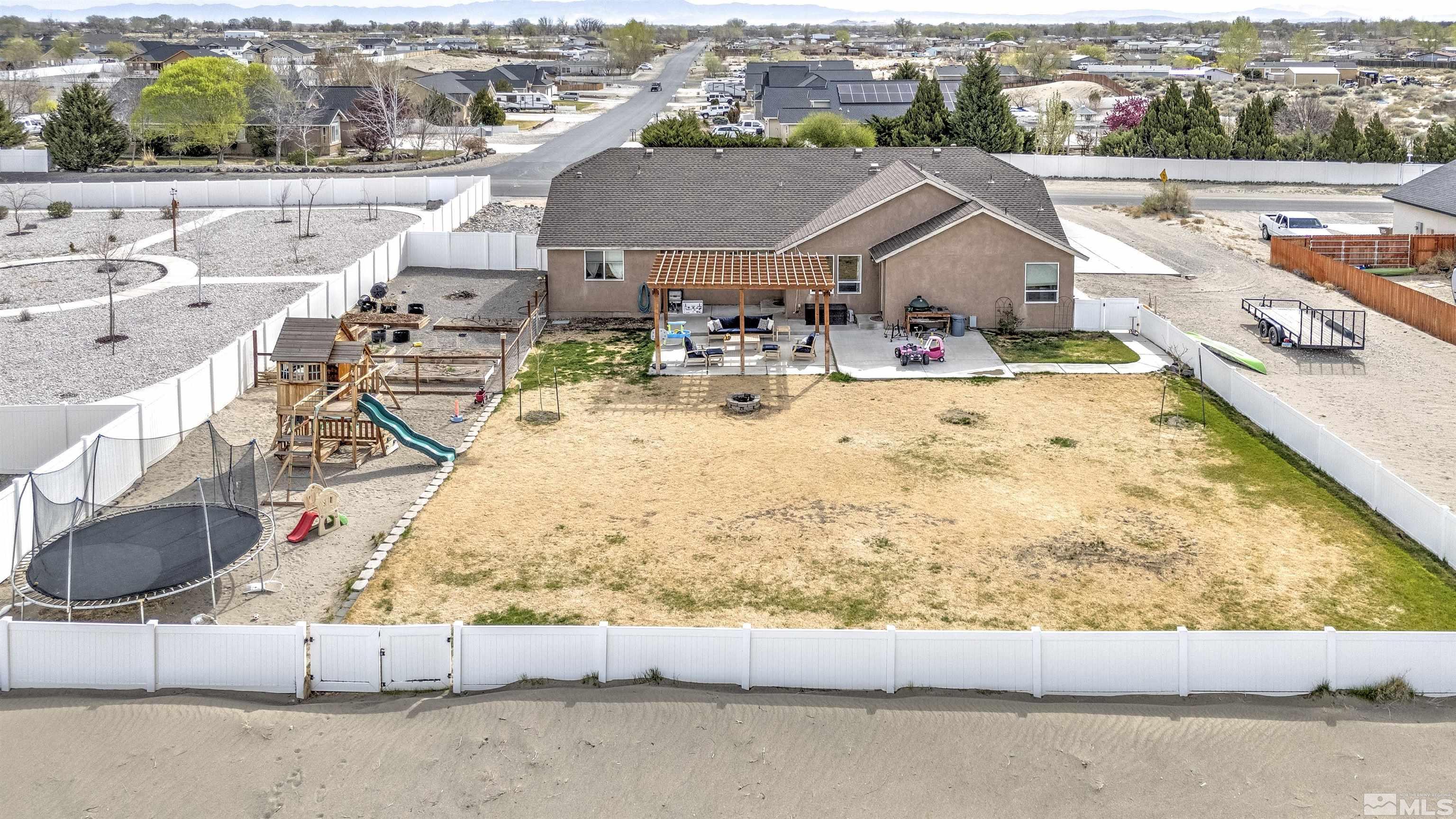 1675 Skyridge Dr Property Photo 28