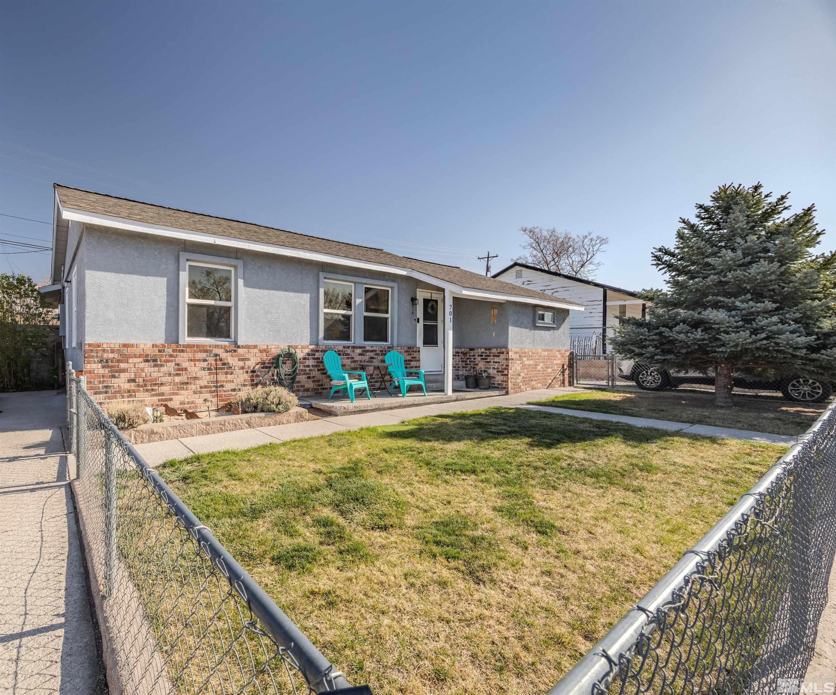 701 N Maddux Drive Property Photo 3