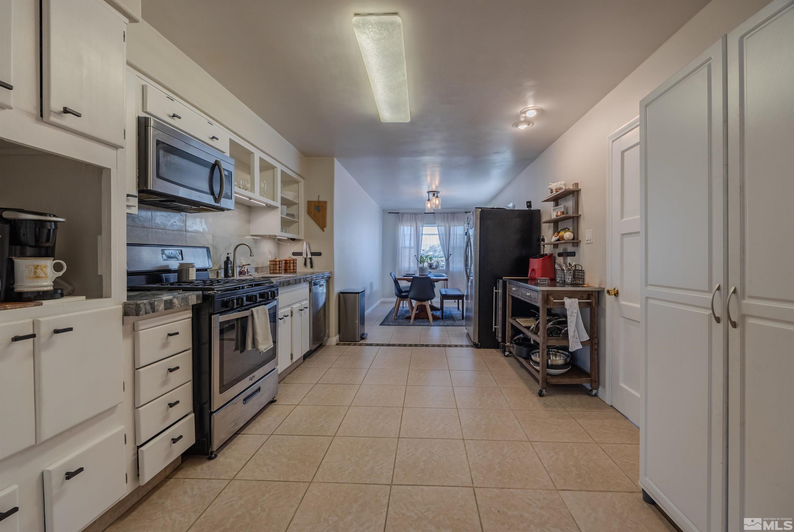 701 N Maddux Drive Property Photo 10
