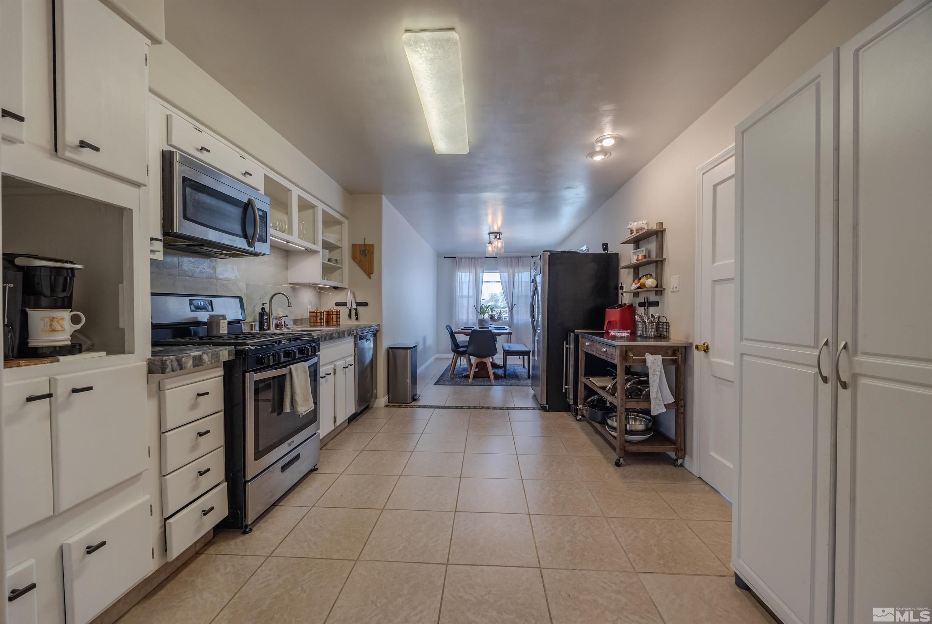 701 N Maddux Drive Property Photo 12
